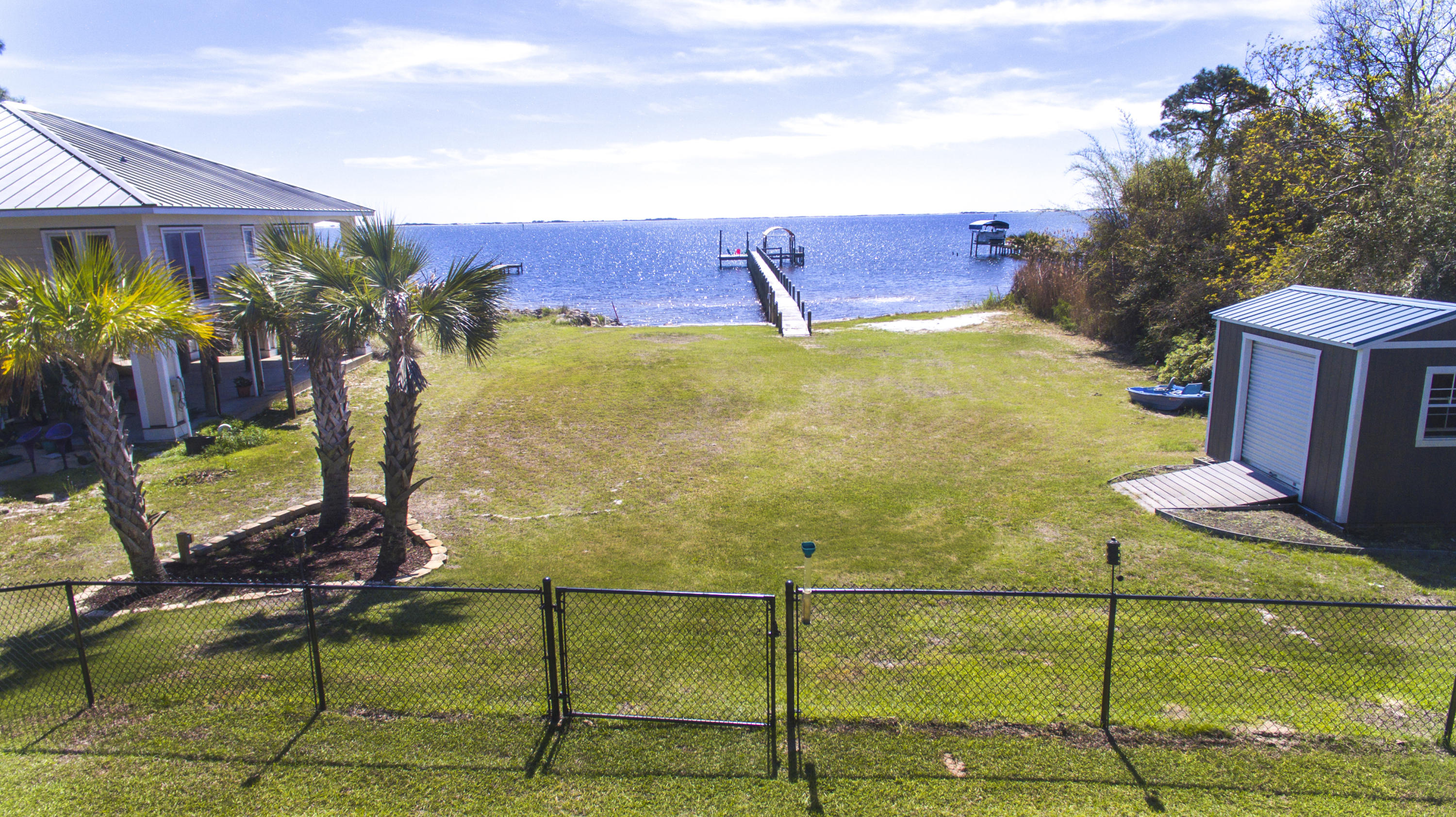 WOODLAWN SHORES - Residential