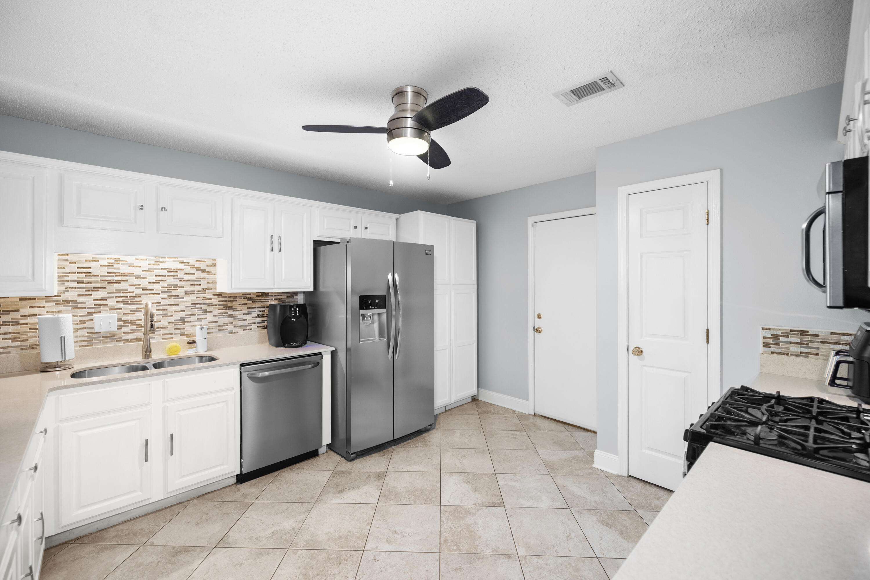 ROCKY BAYOU COUNTRY CLUB ESTATES 9 - Residential