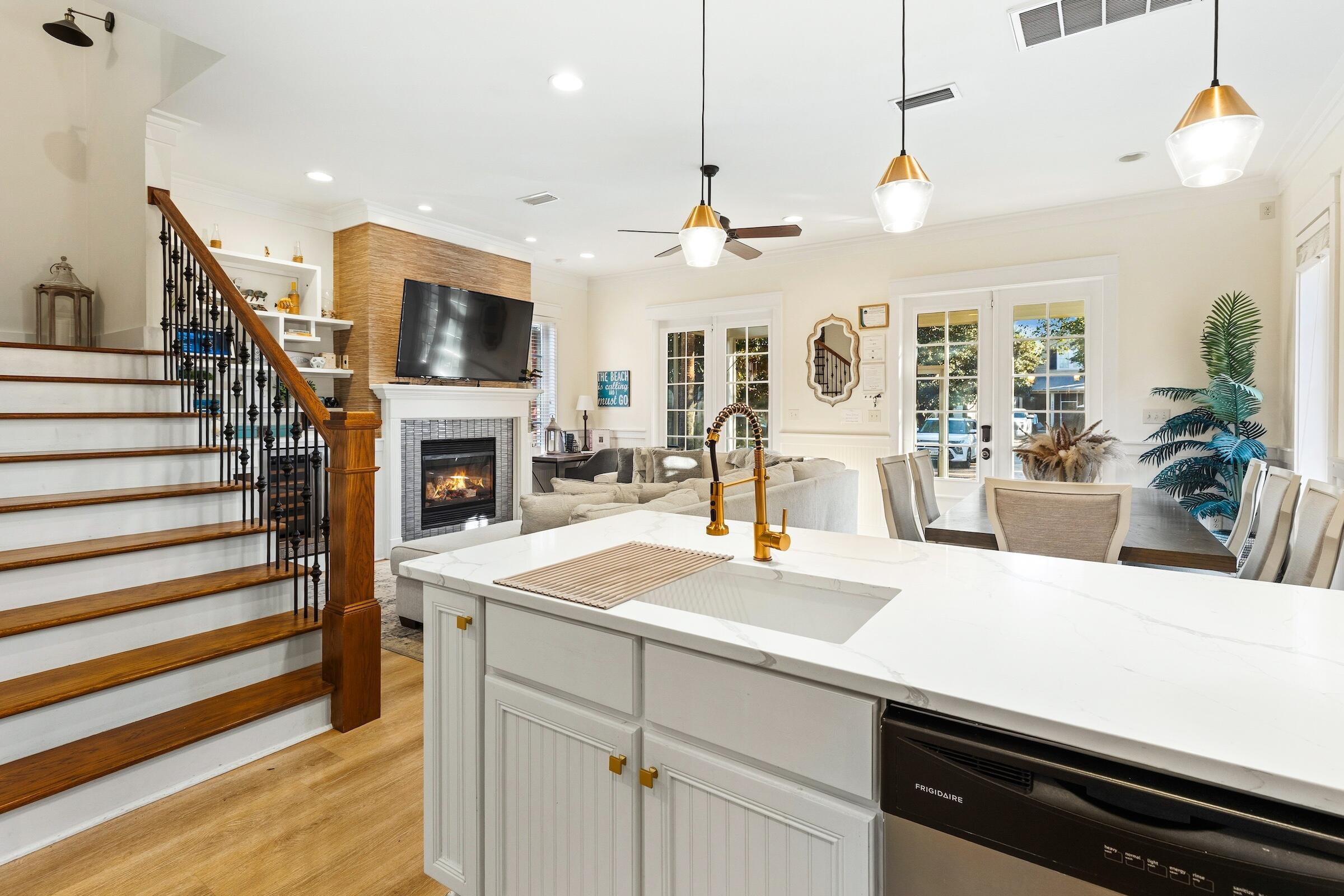 2472 Bungalo Lane