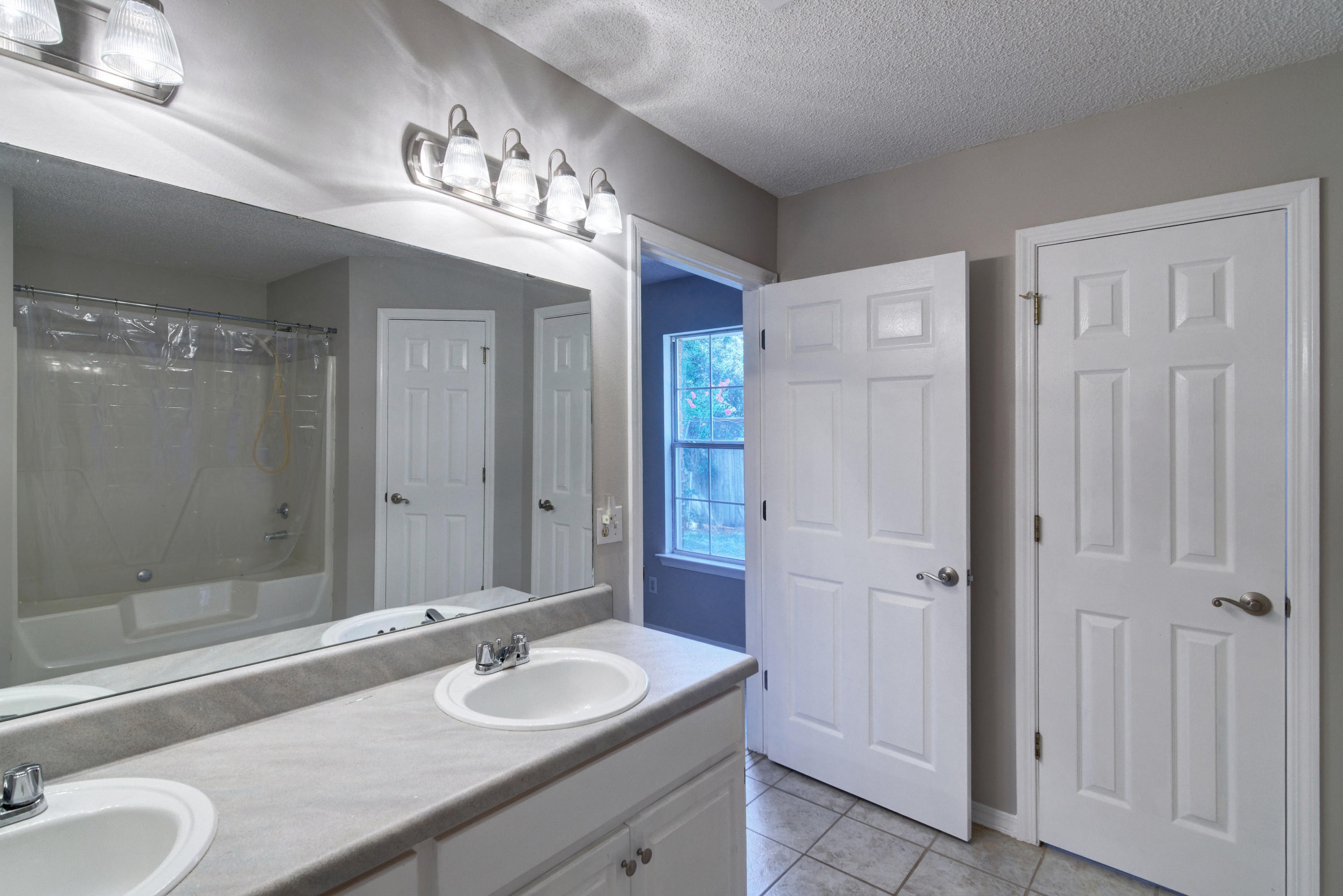 PRO AM ESTATES - Residential