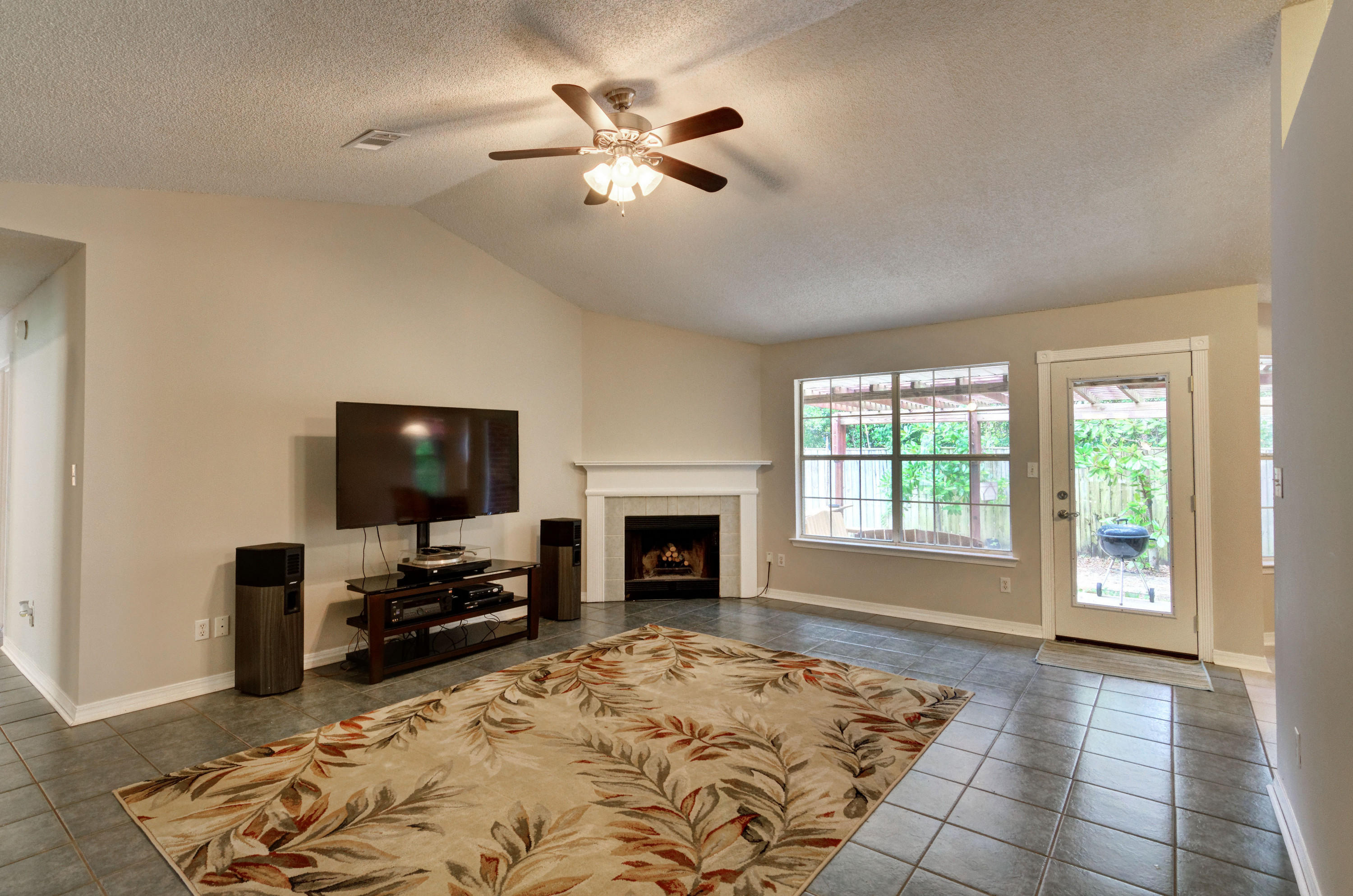 PRO AM ESTATES - Residential