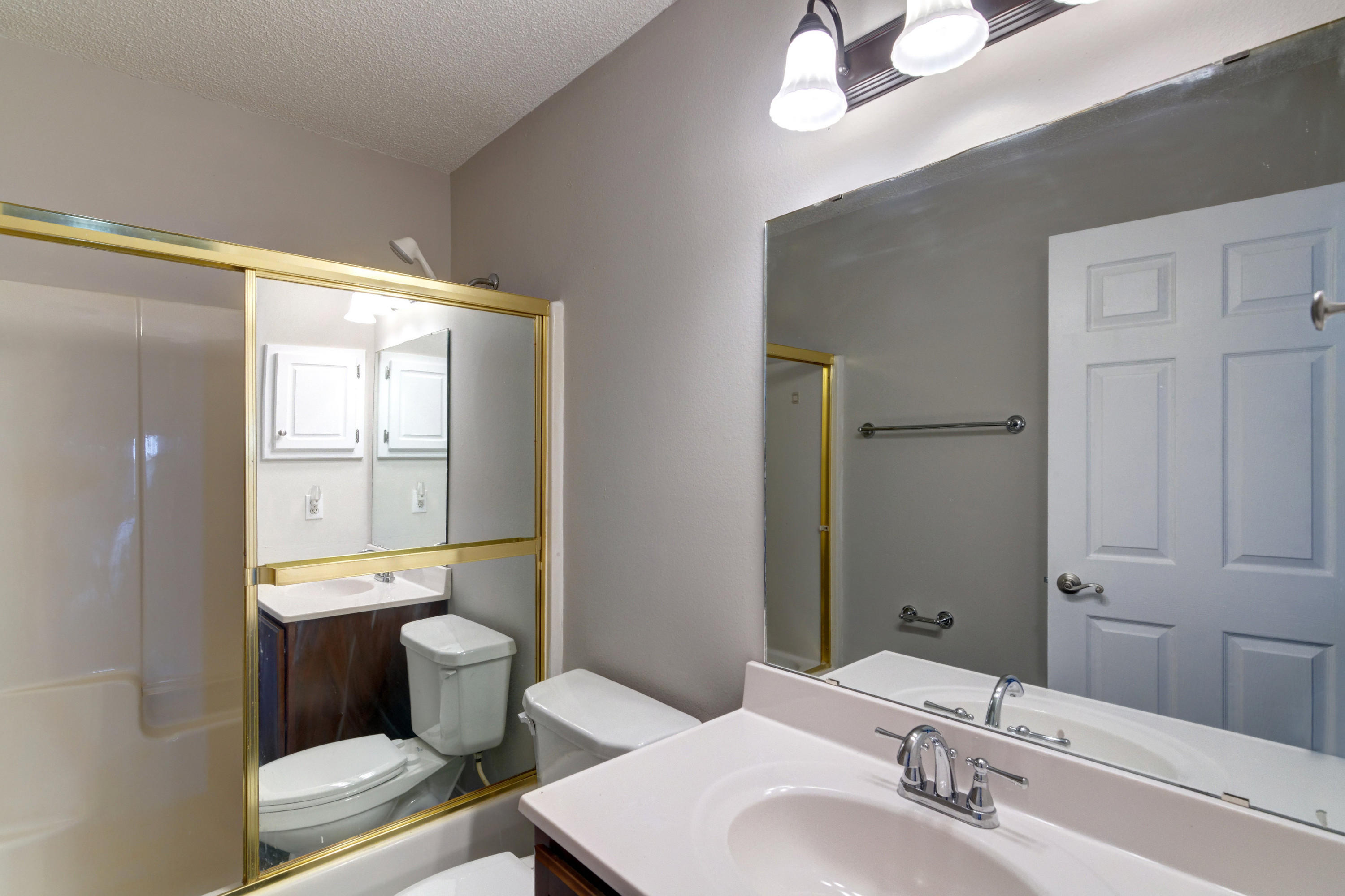 PRO AM ESTATES - Residential