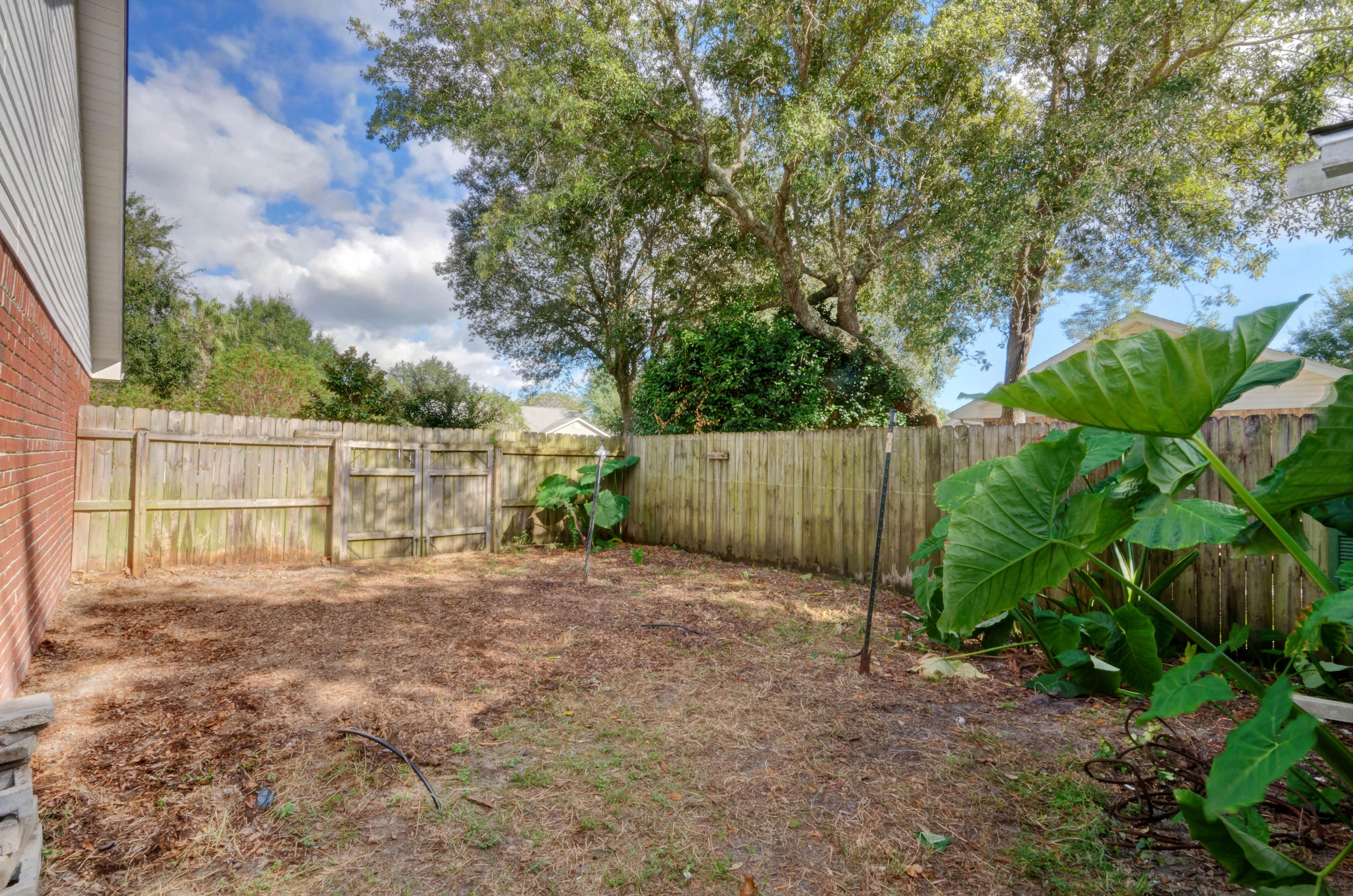 PRO AM ESTATES - Residential