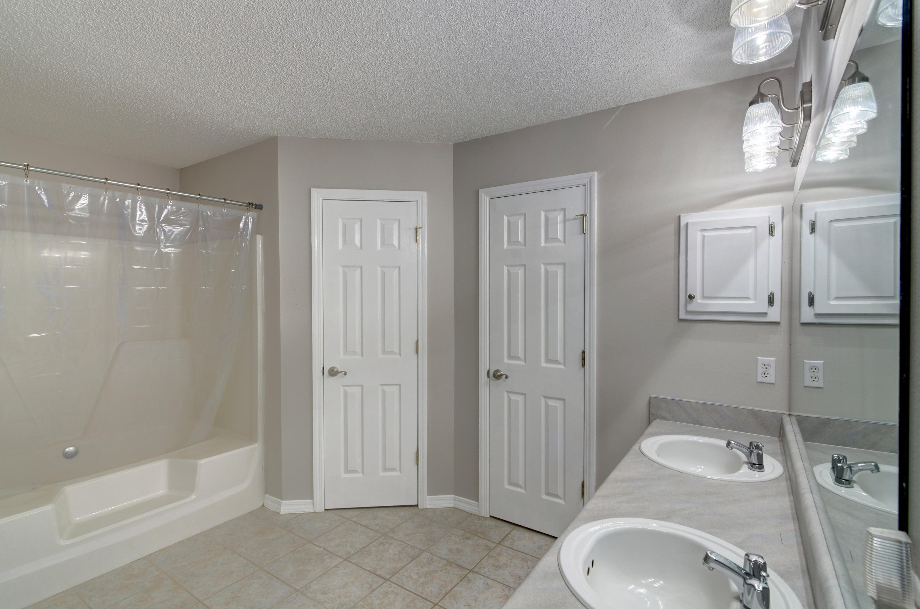 PRO AM ESTATES - Residential