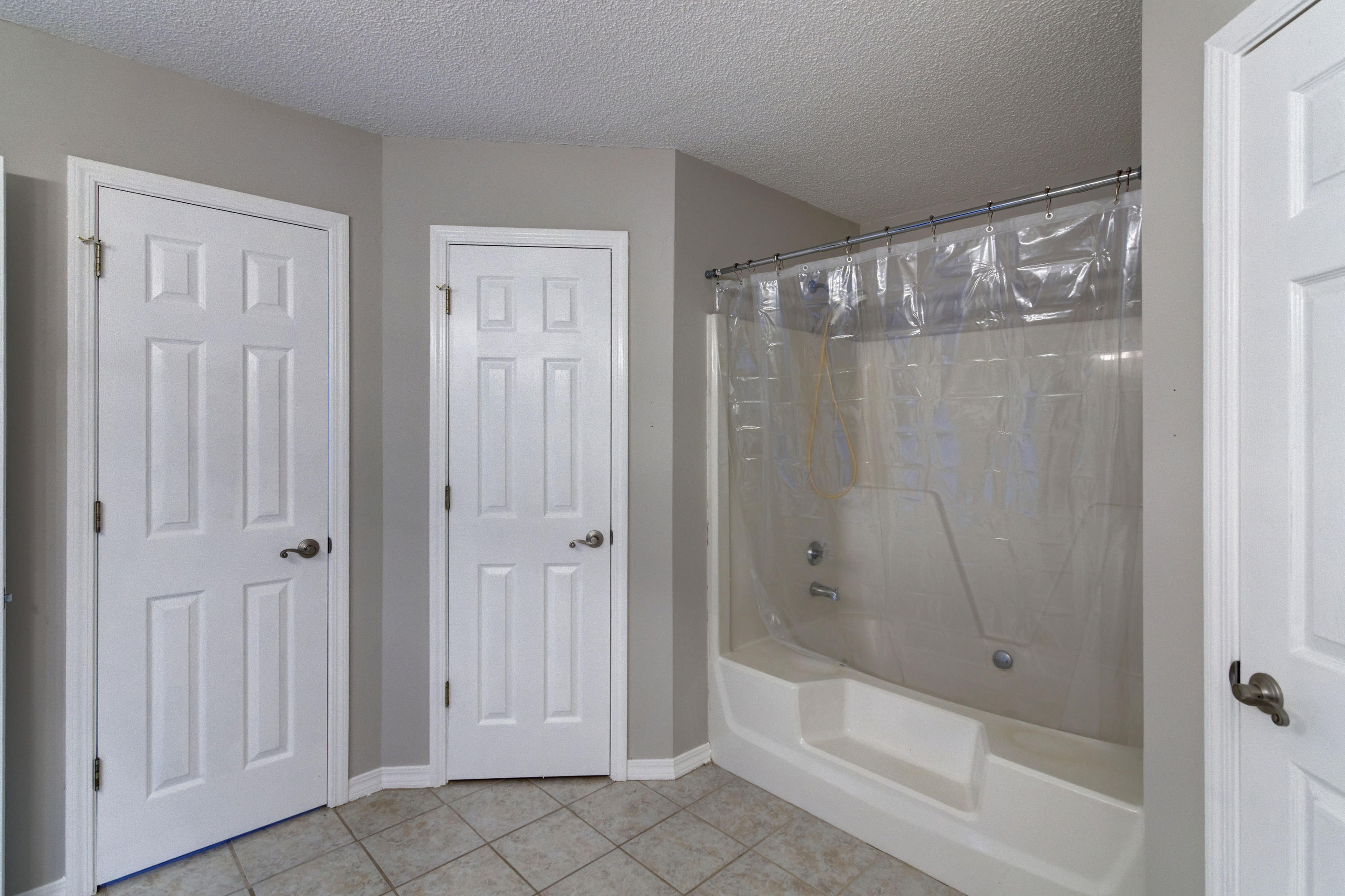 PRO AM ESTATES - Residential