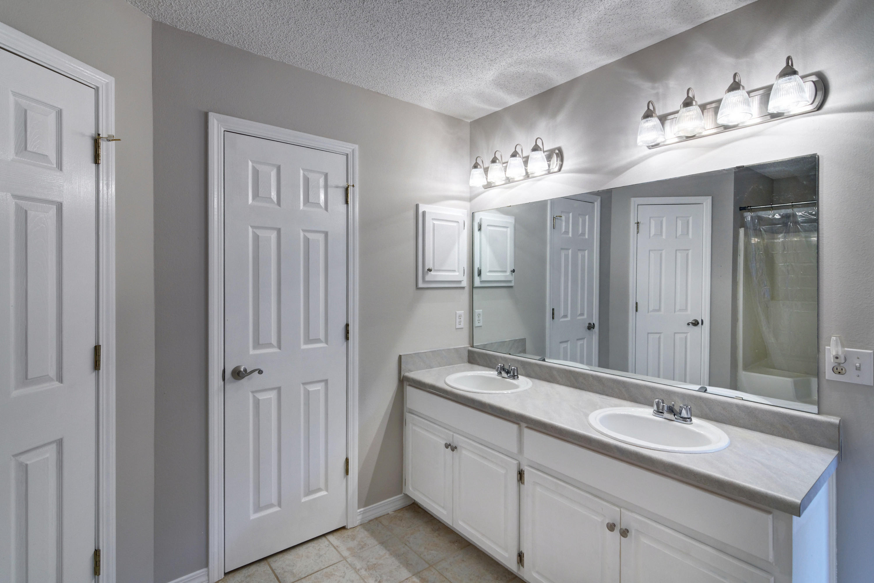 PRO AM ESTATES - Residential