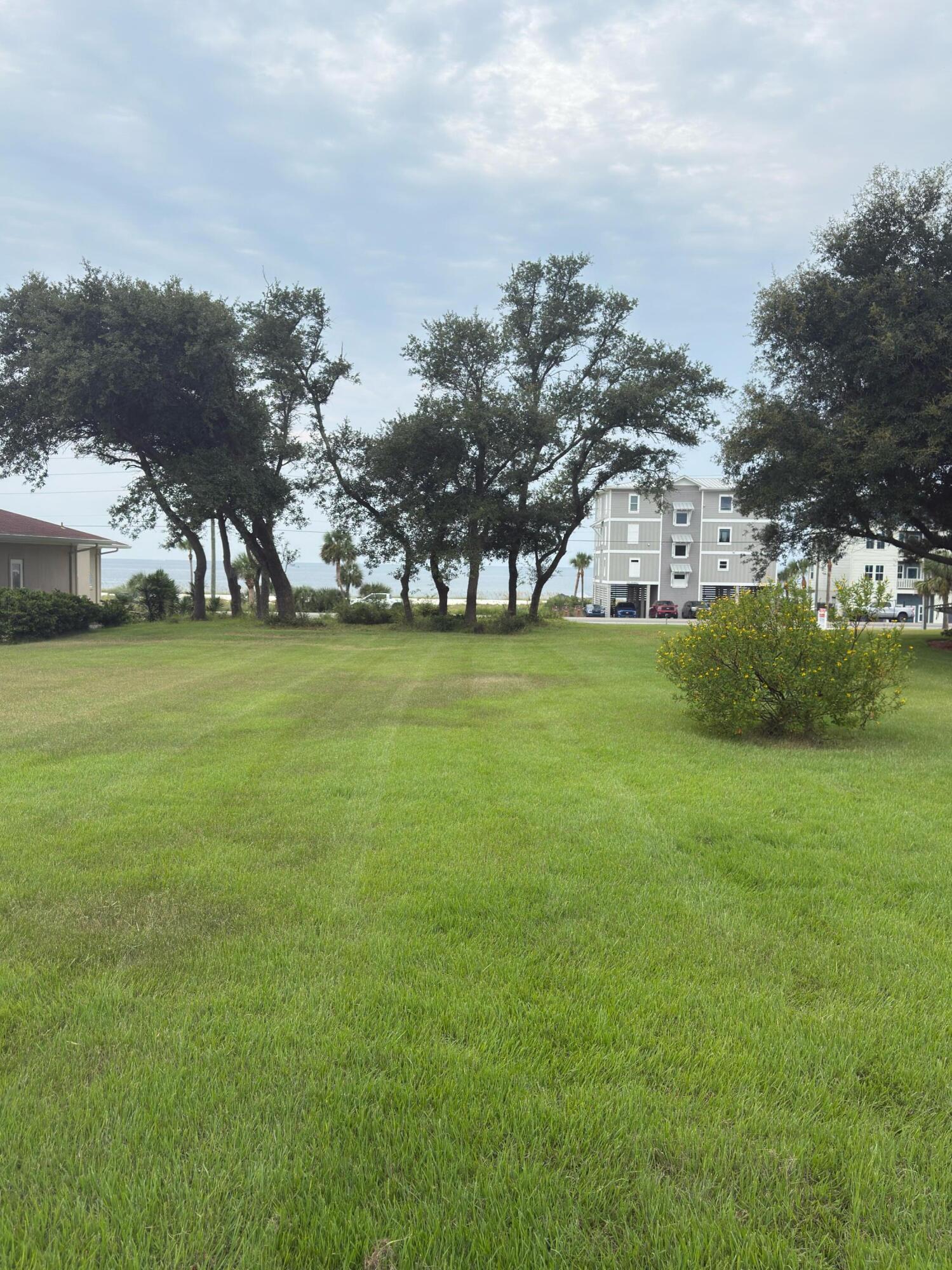 NO RECORDED SUBDIVISION - Land