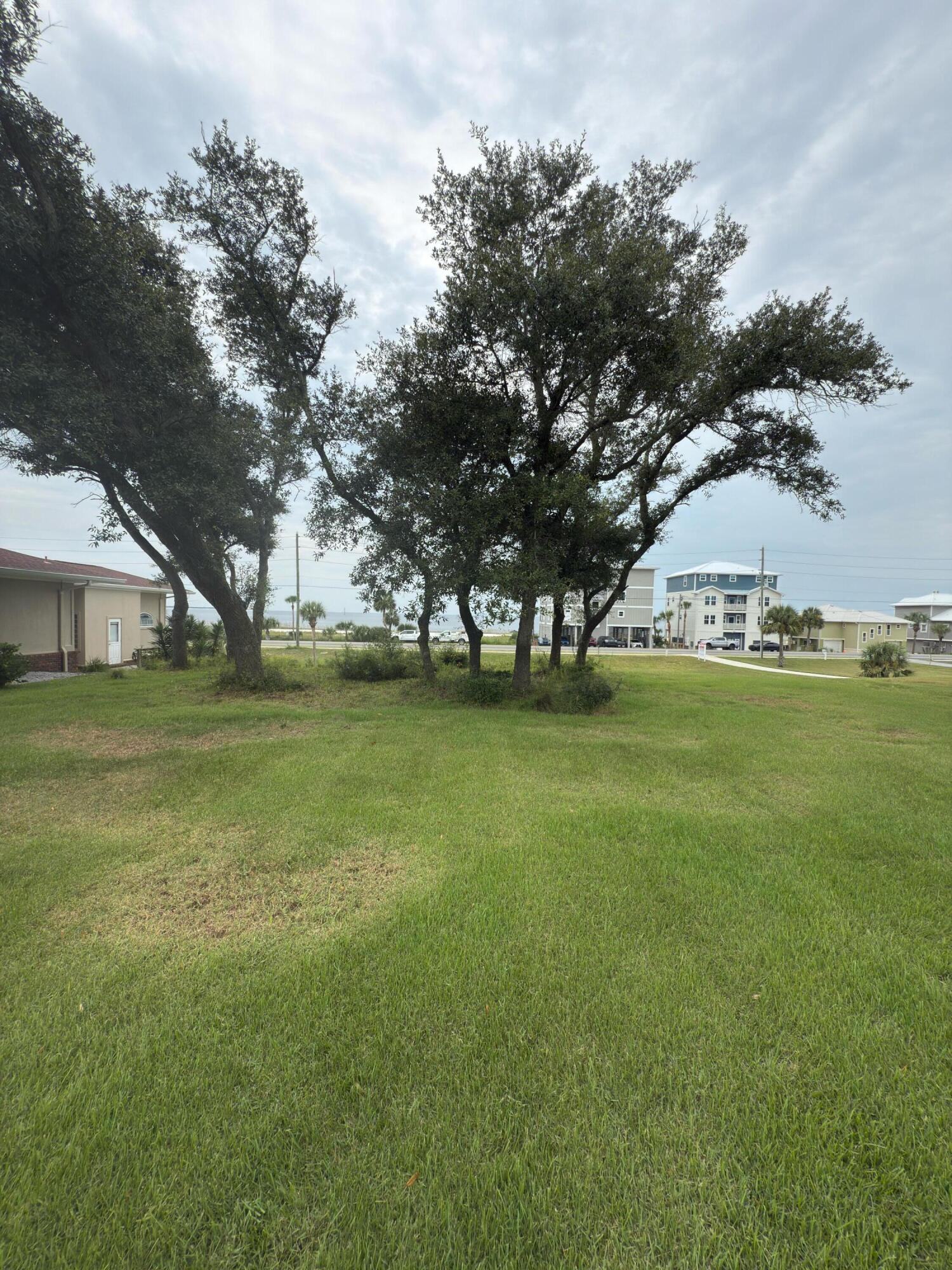 NO RECORDED SUBDIVISION - Land