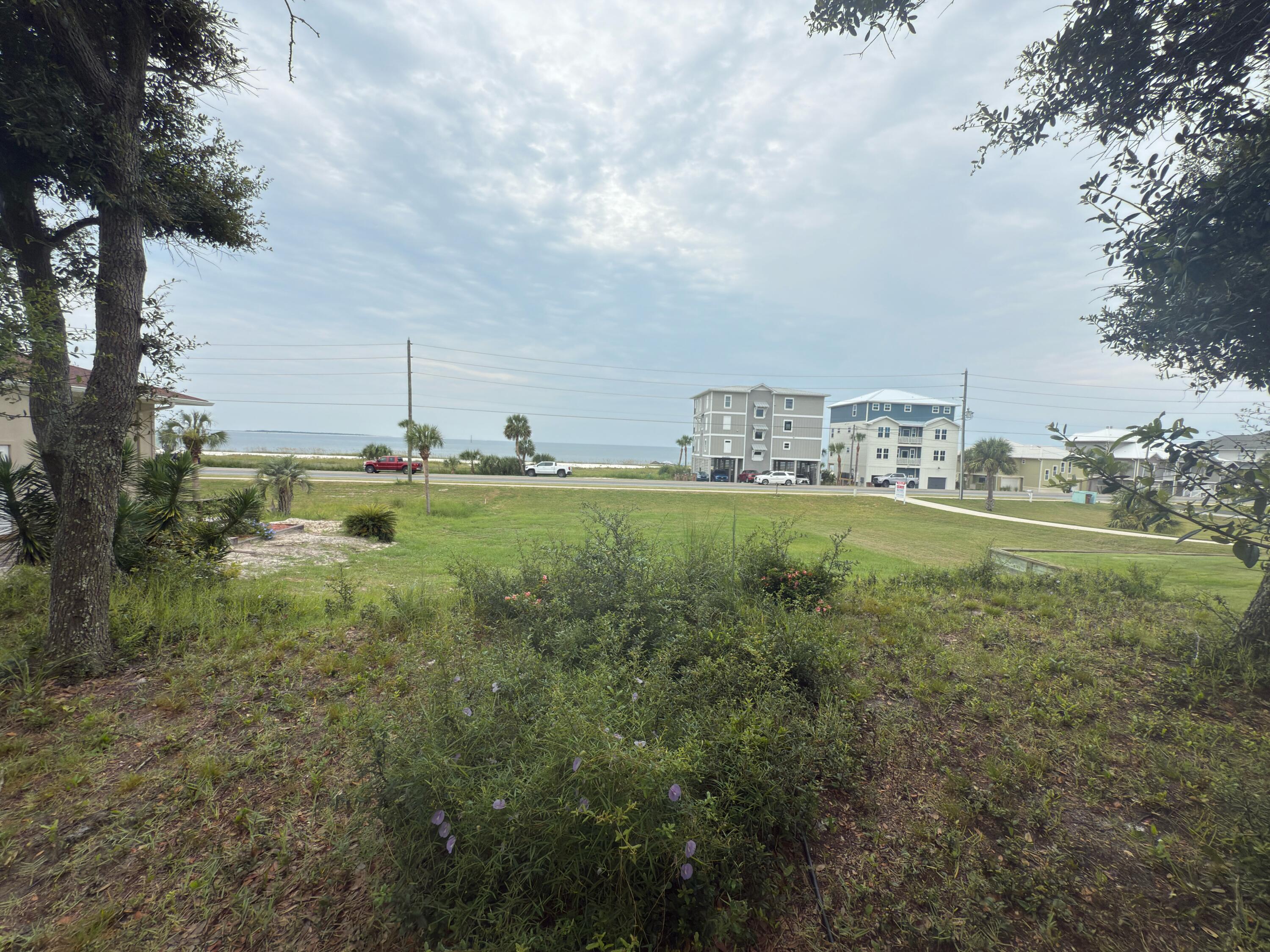 NO RECORDED SUBDIVISION - Land