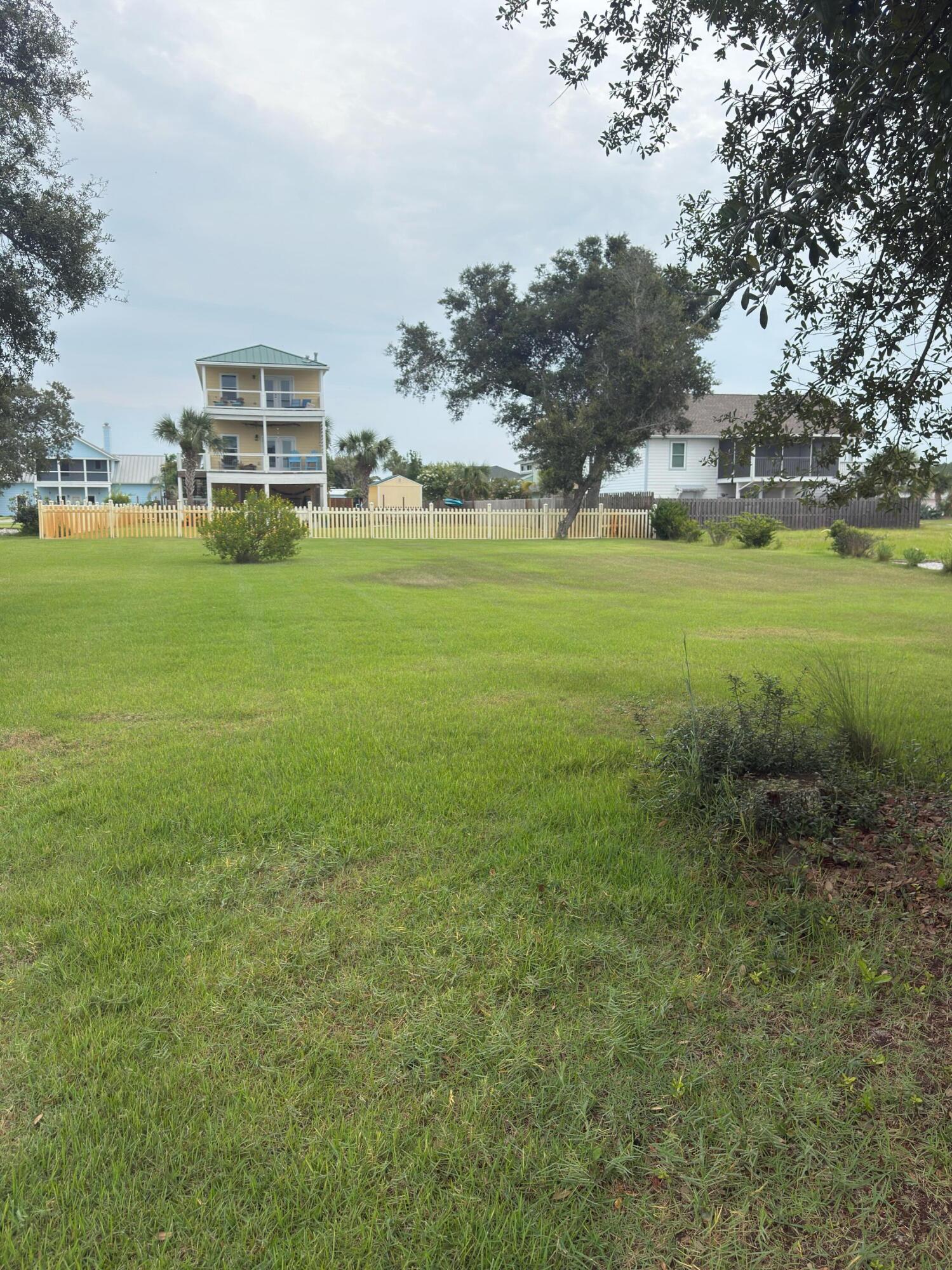 NO RECORDED SUBDIVISION - Land