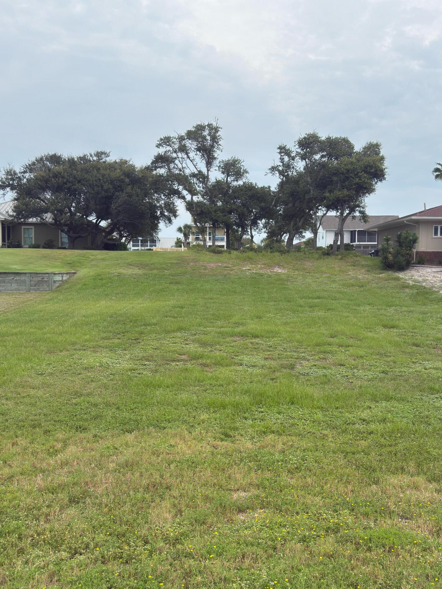 NO RECORDED SUBDIVISION - Land