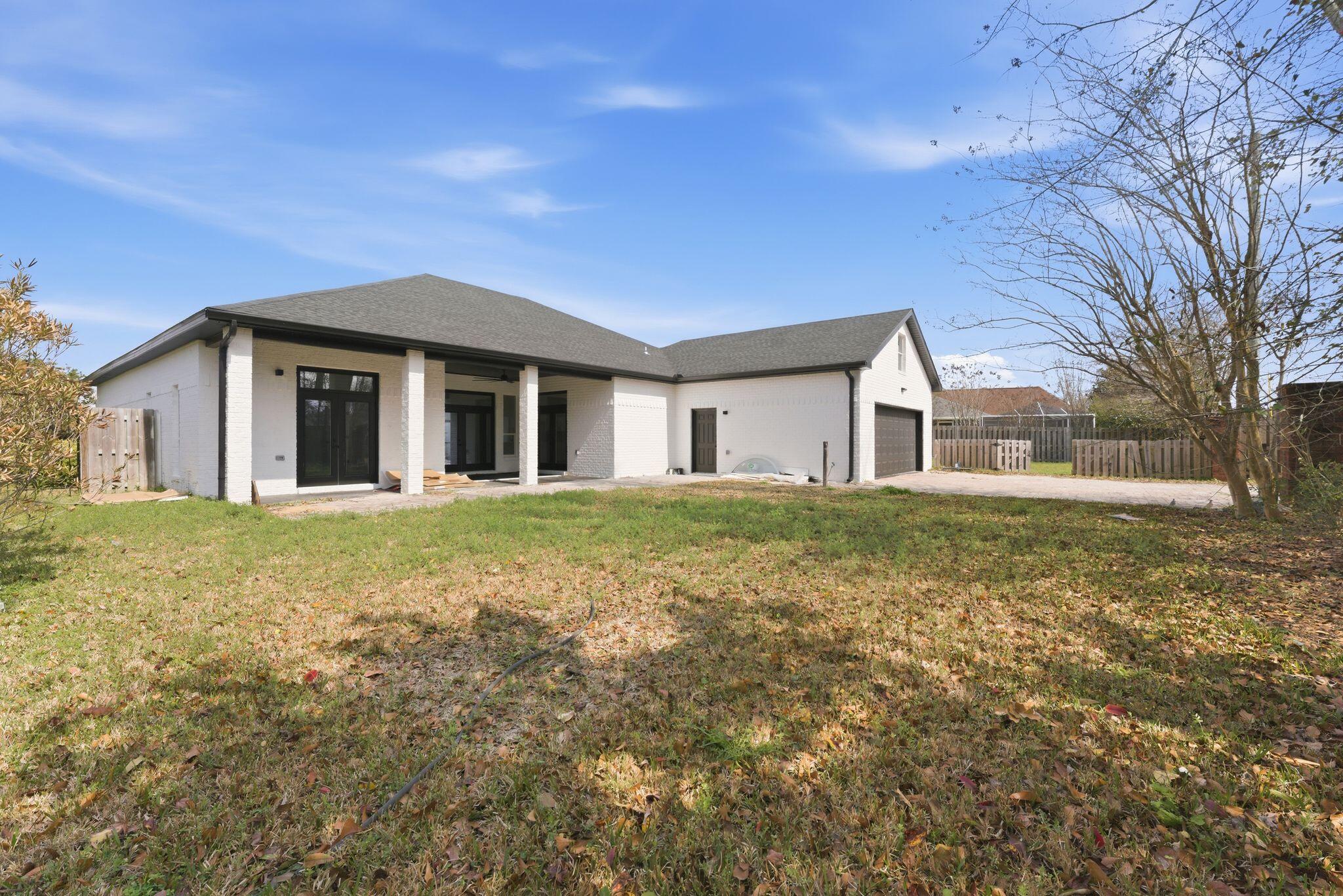 COUNTRY CLUB HARBOUR ESTATES - Residential