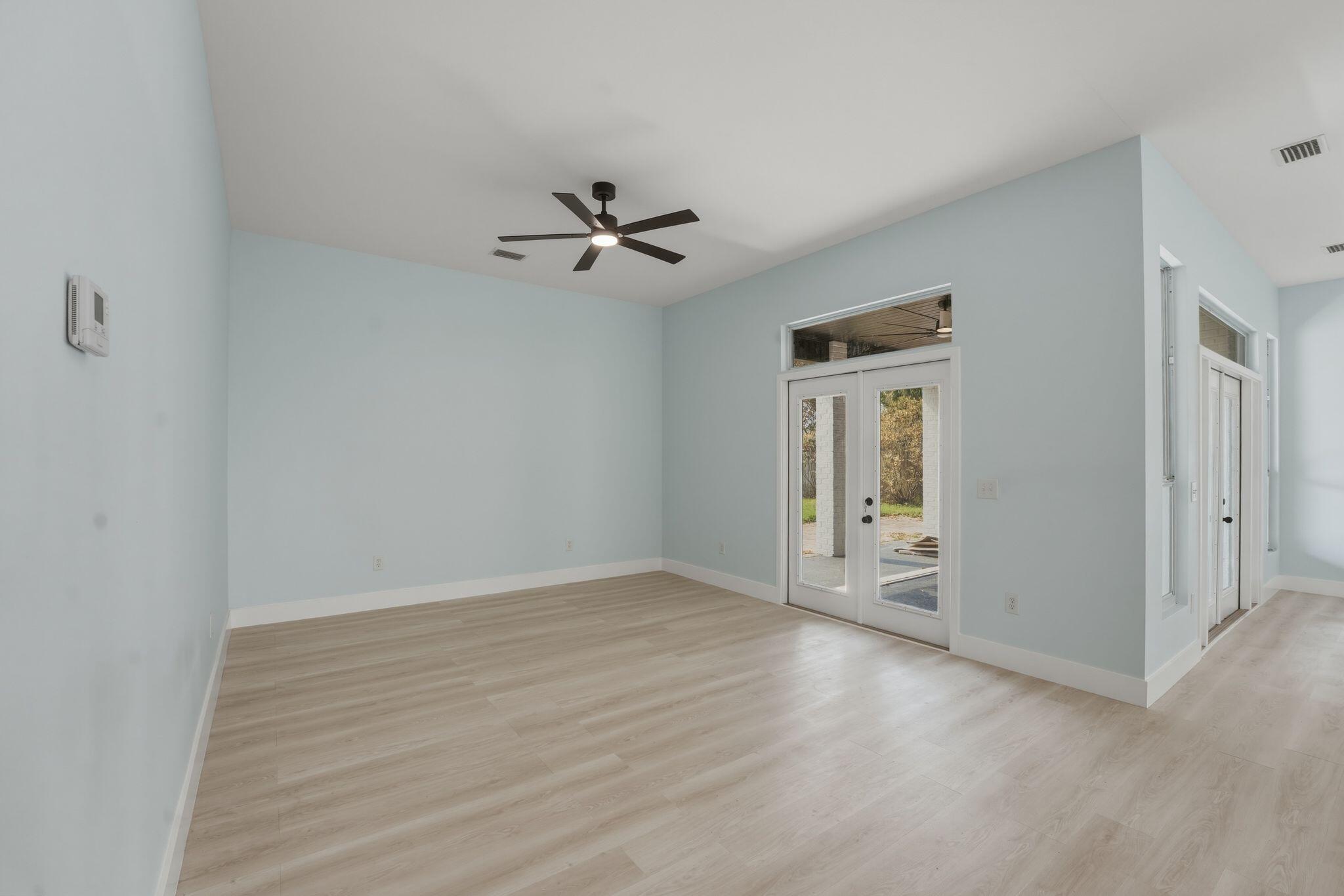 COUNTRY CLUB HARBOUR ESTATES - Residential