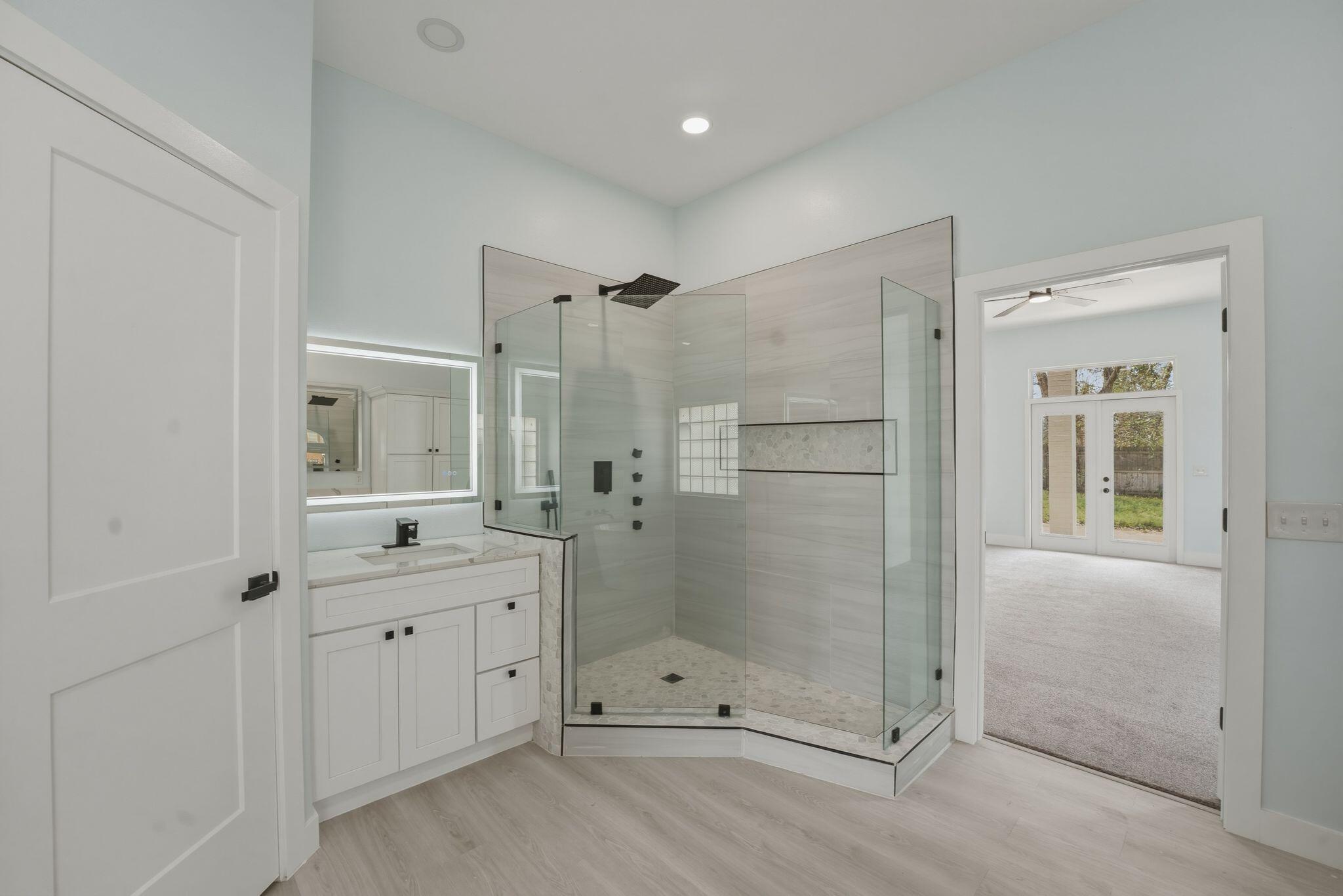 COUNTRY CLUB HARBOUR ESTATES - Residential