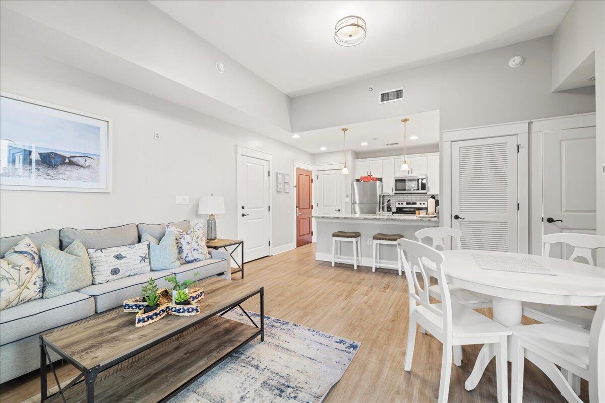 PILOT HOUSE - Residential