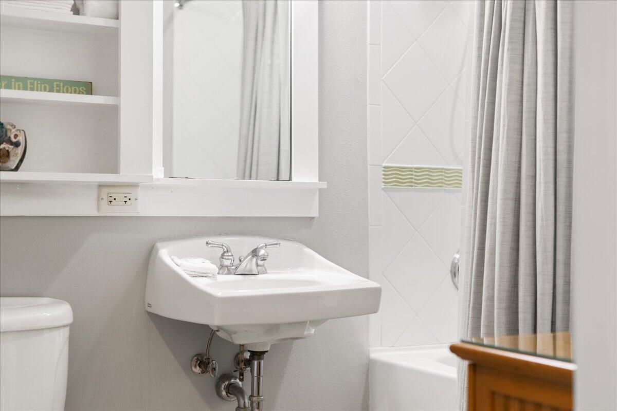 PILOT HOUSE - Residential