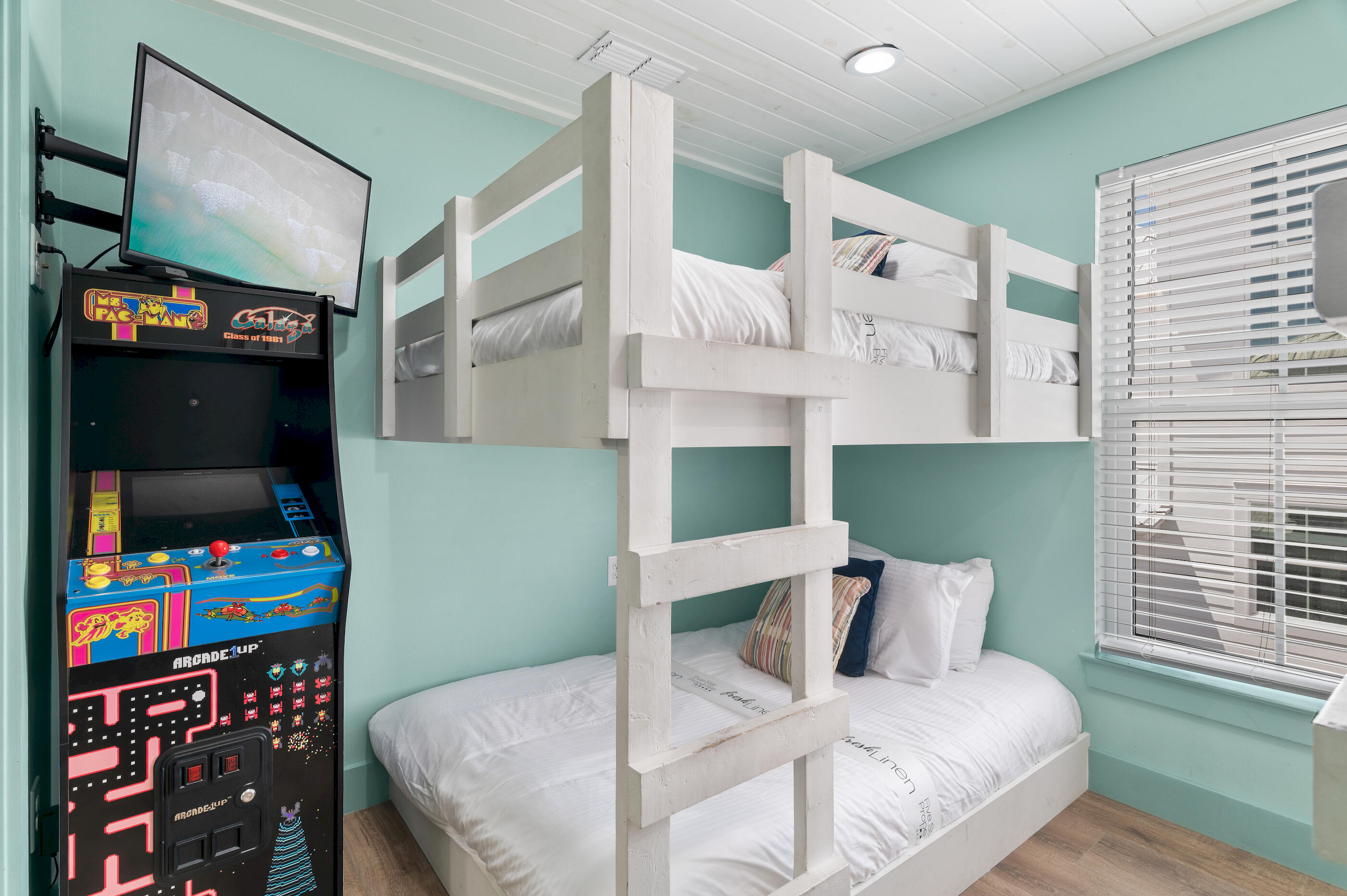 FRANGISTA BEACH 2ND ADDN - Residential