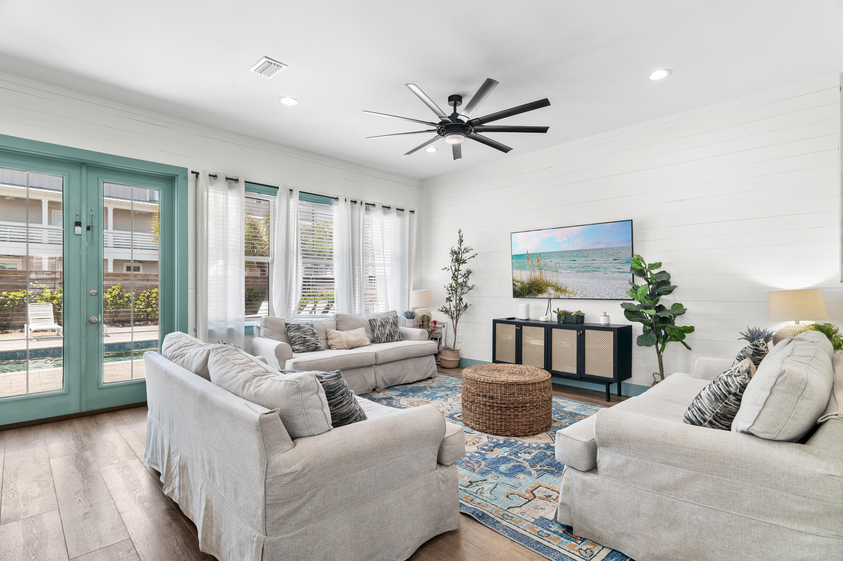 FRANGISTA BEACH 2ND ADDN - Residential