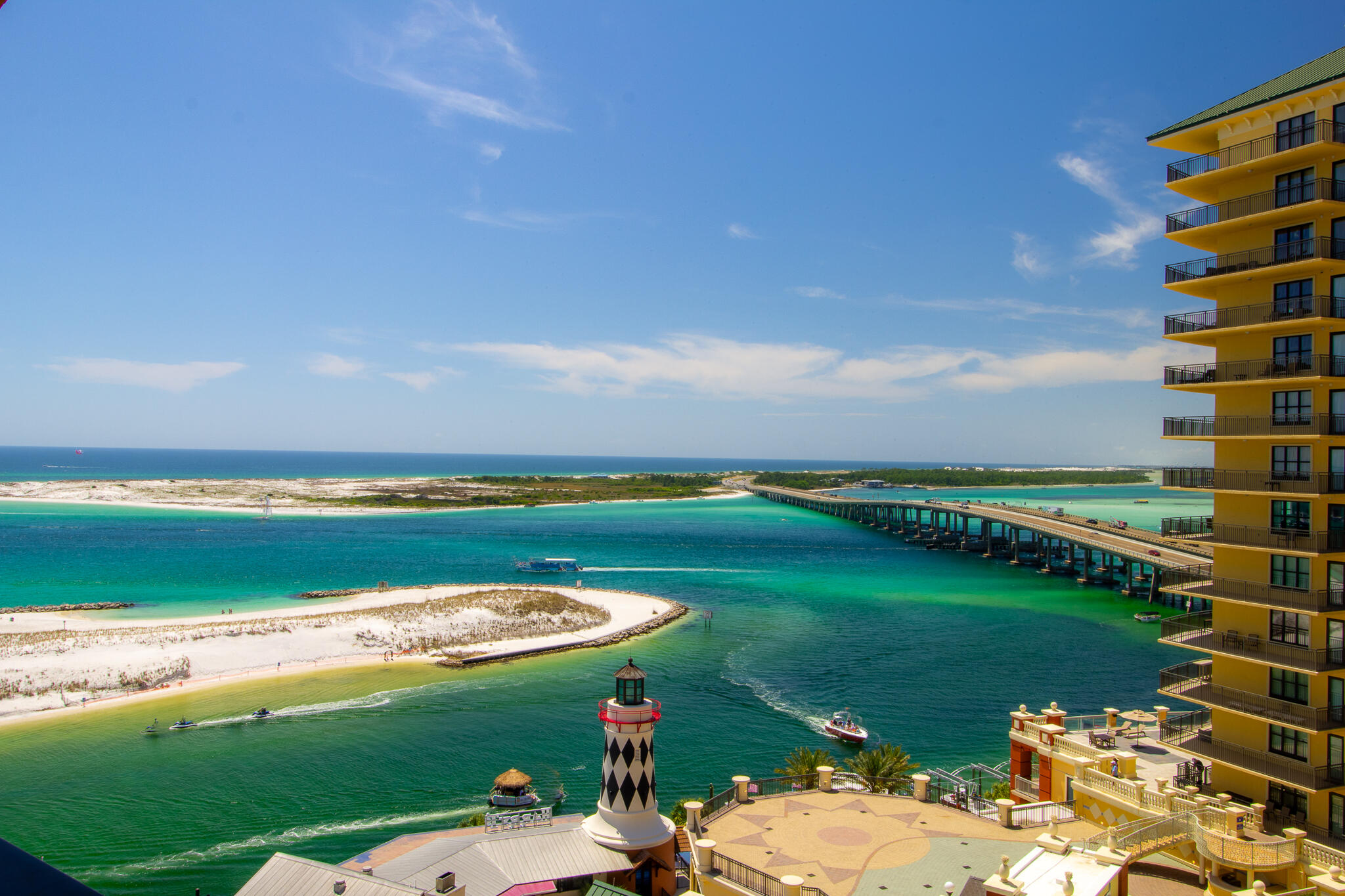 EMERALD GRANDE - Residential