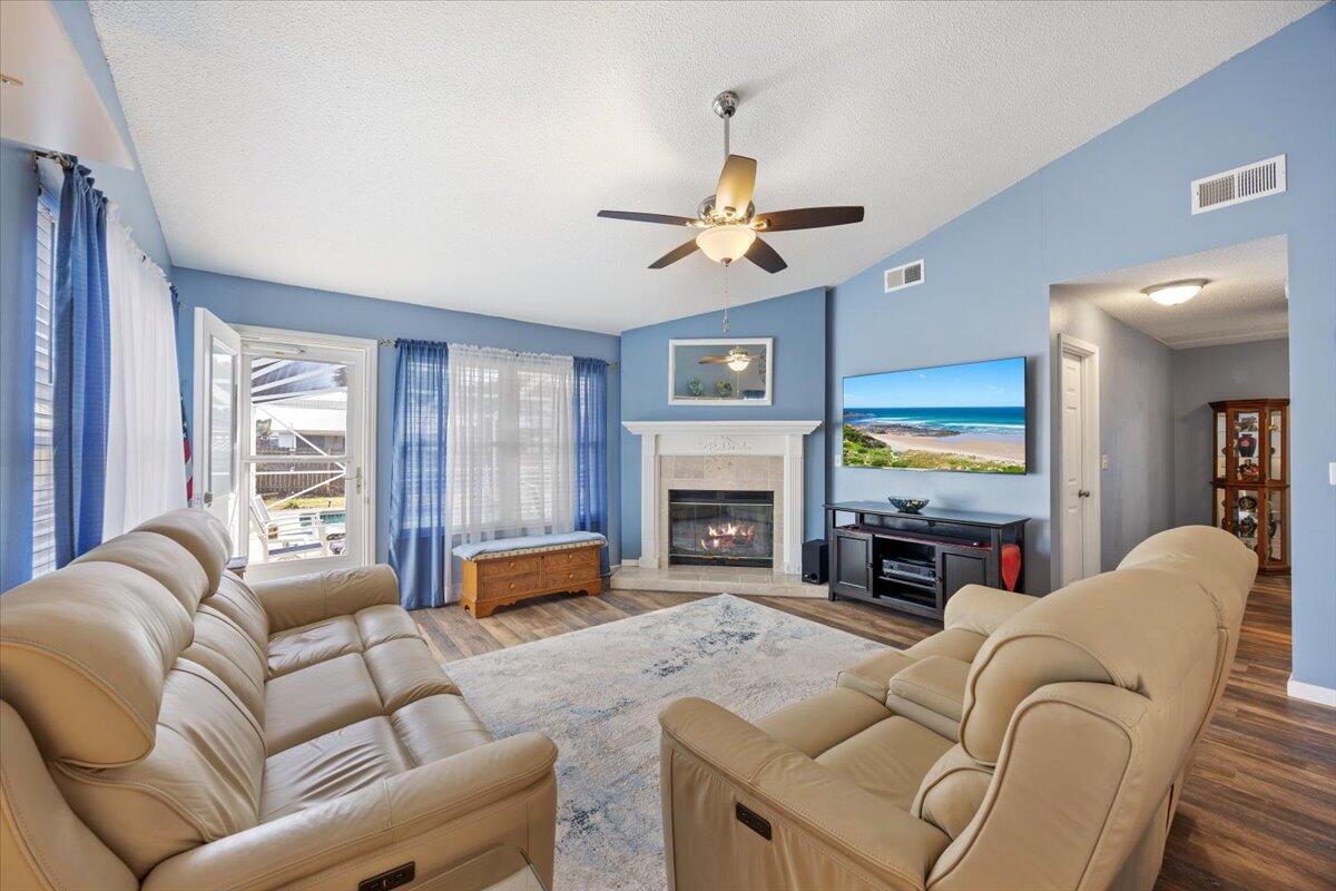 WYNNEHAVEN BEACH PATIO HOMES 1 - Residential