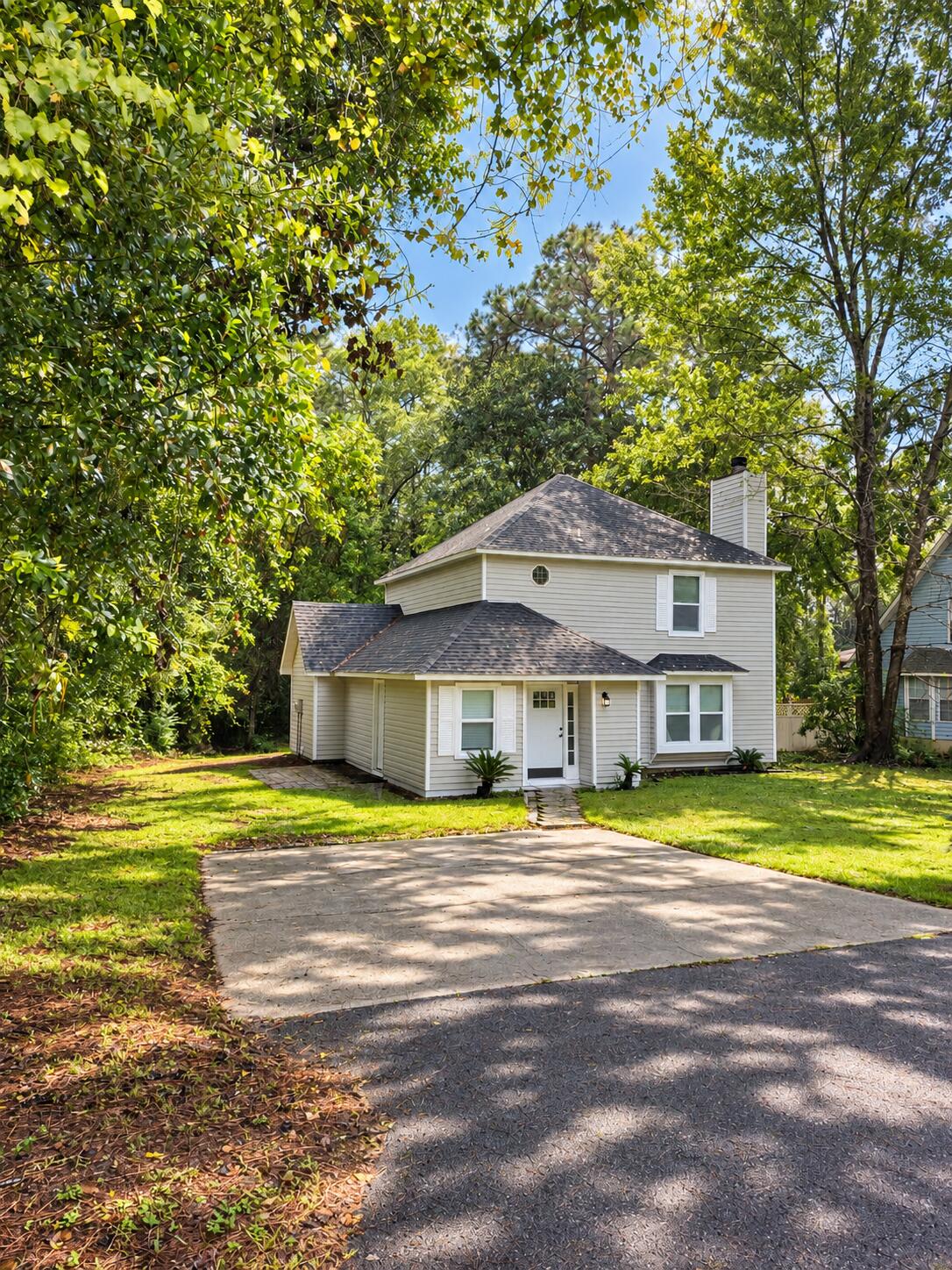 176 Country Manor Road