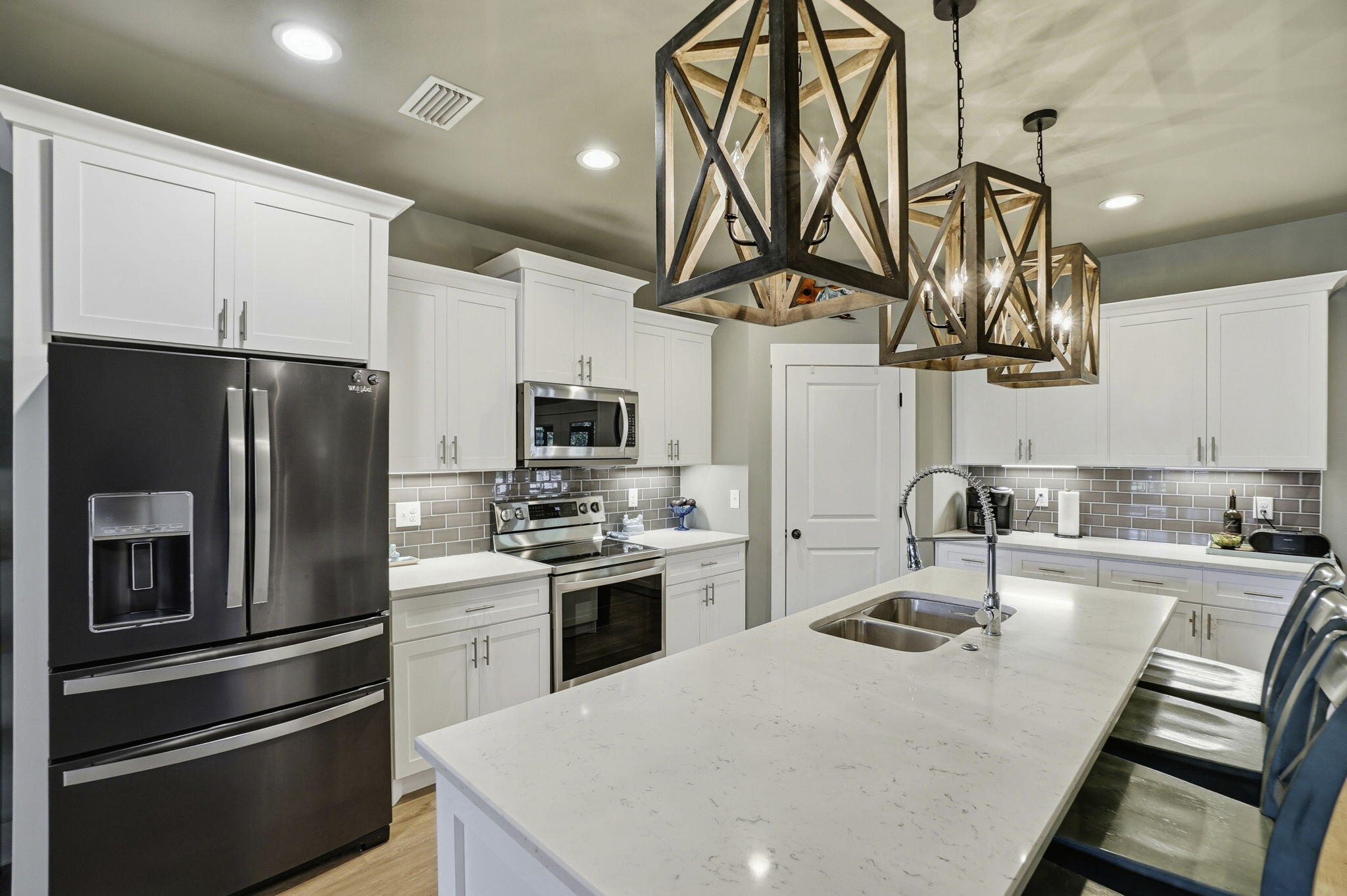 NAVARRE 2ND ADDITION - Residential