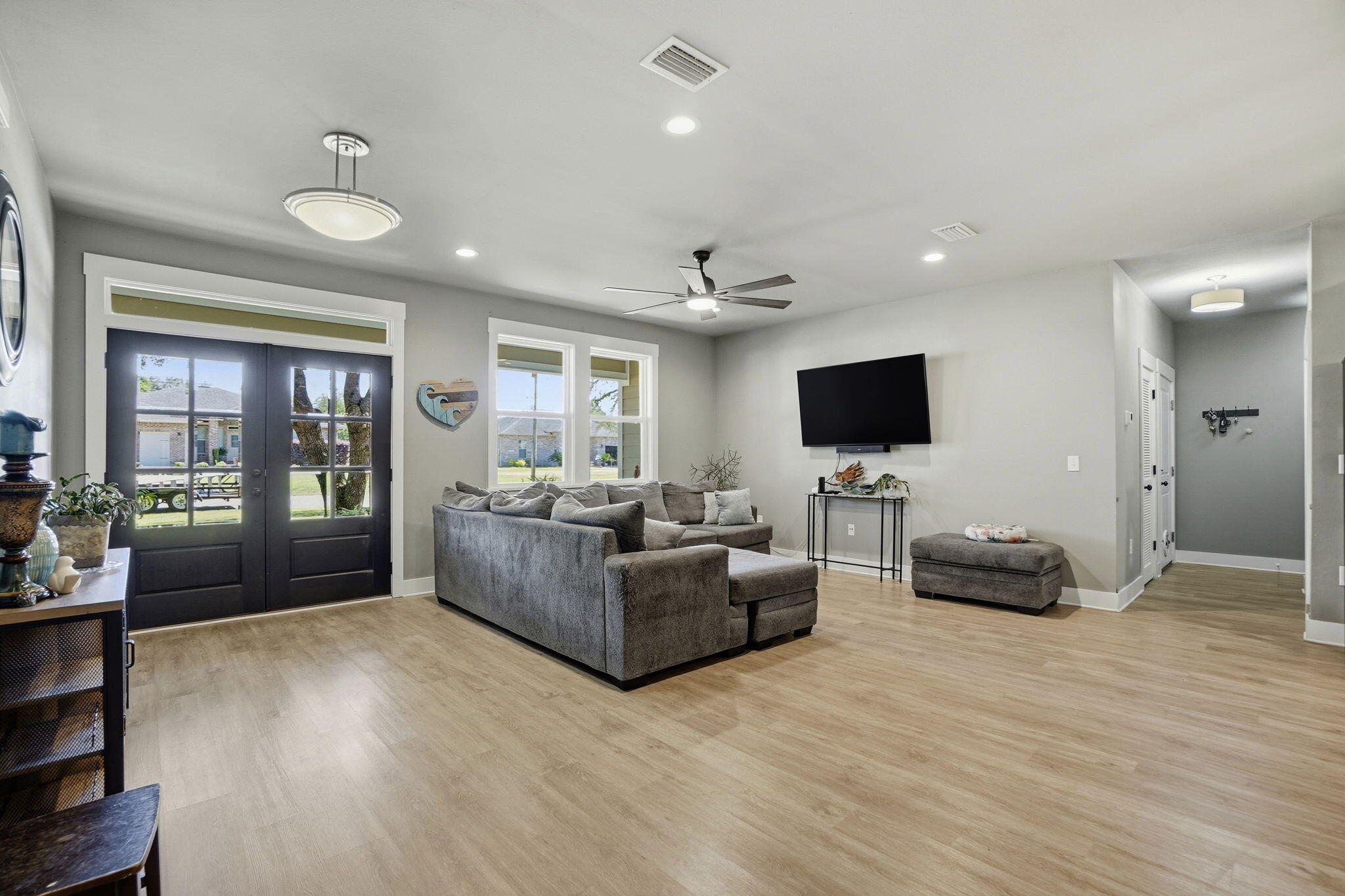 NAVARRE 2ND ADDITION - Residential