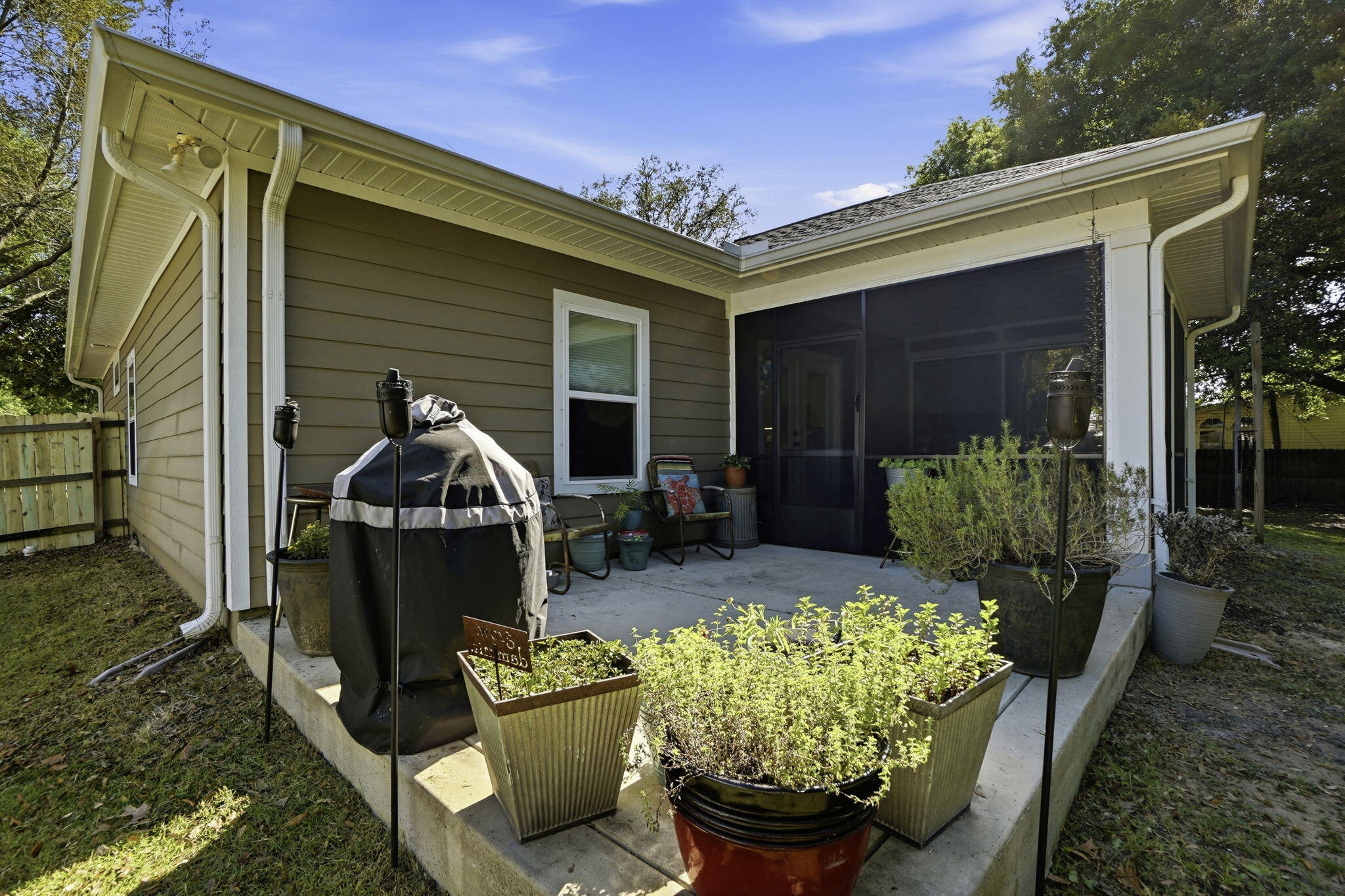 NAVARRE 2ND ADDITION - Residential