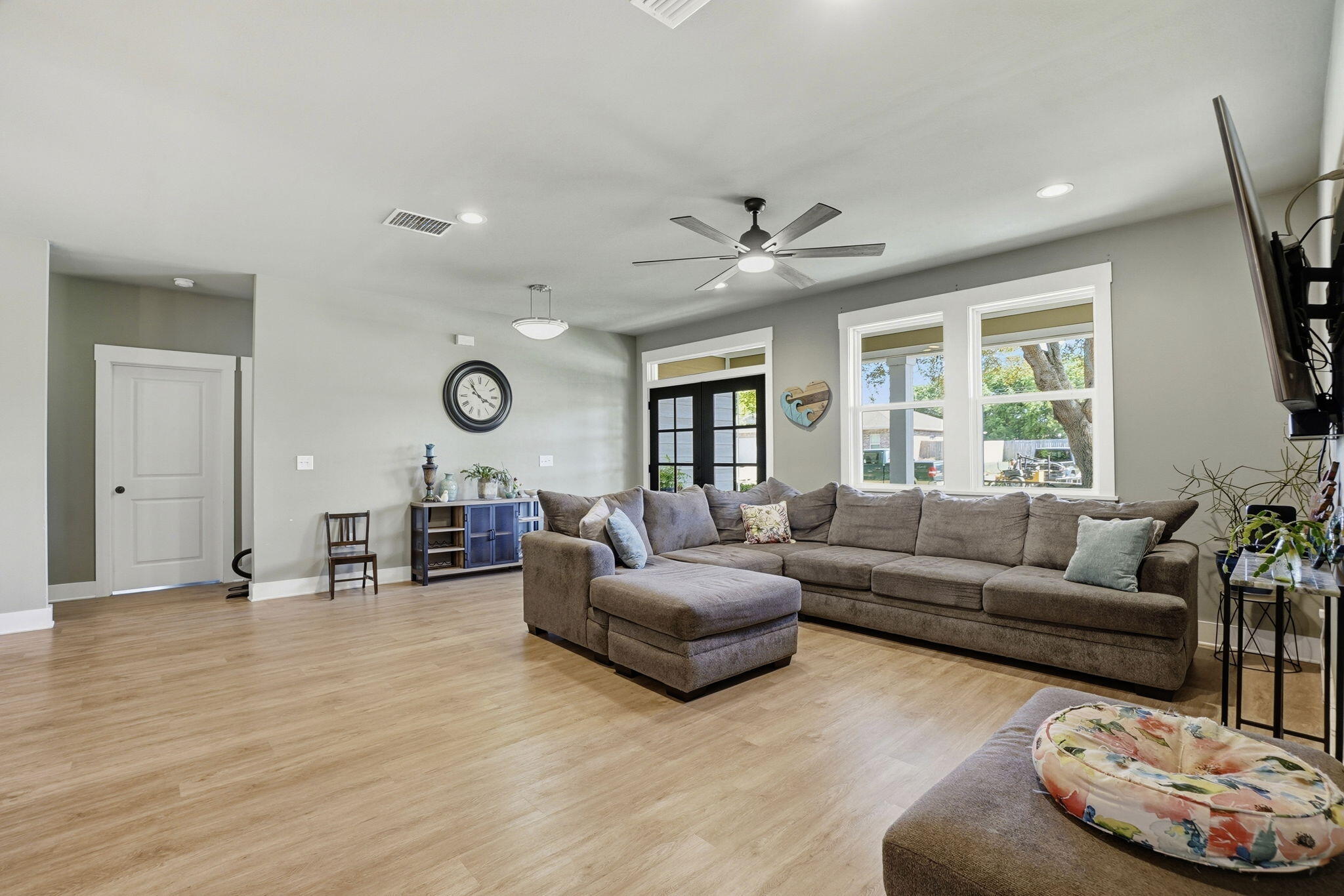 NAVARRE 2ND ADDITION - Residential