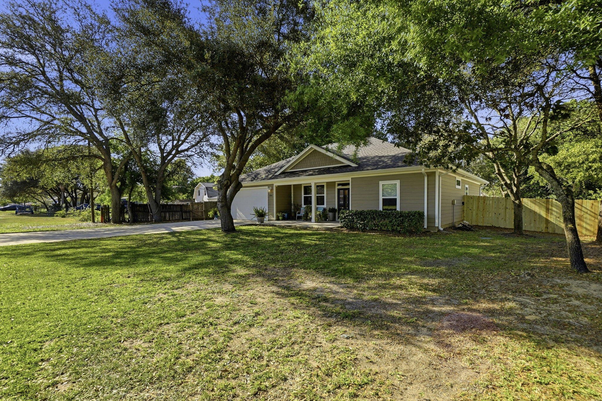 NAVARRE 2ND ADDITION - Residential