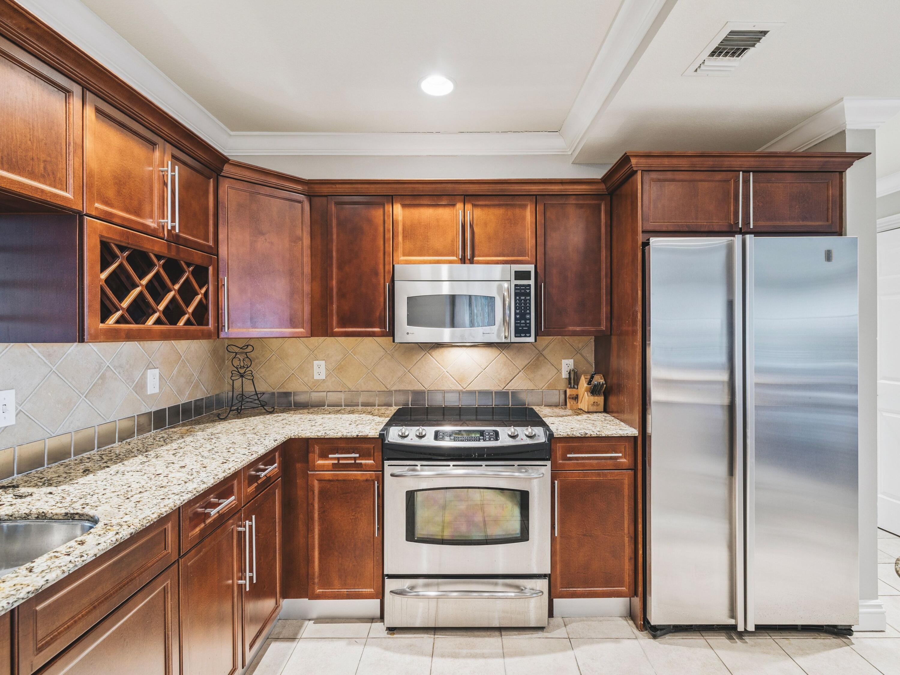 EMERALD GRANDE - Residential