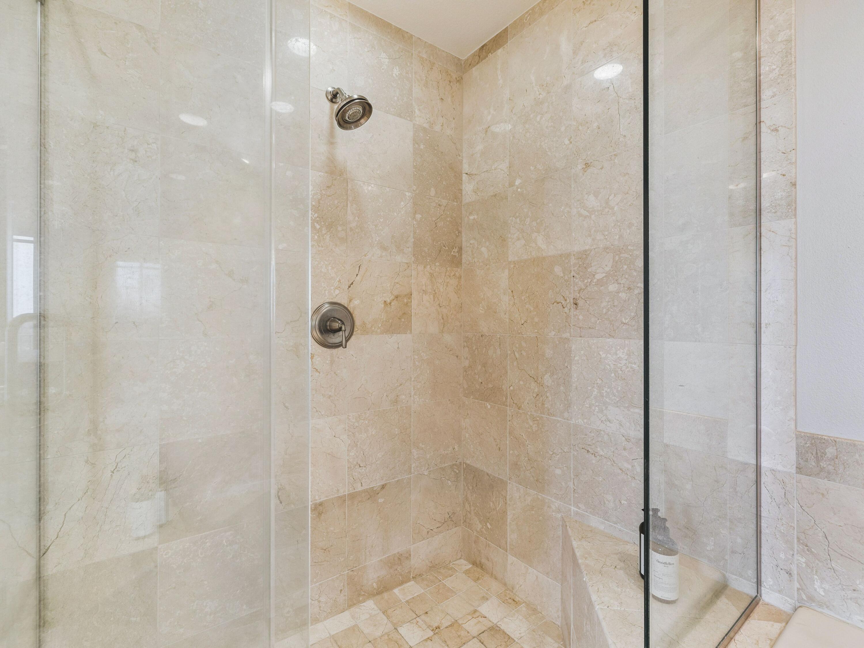 EMERALD GRANDE - Residential