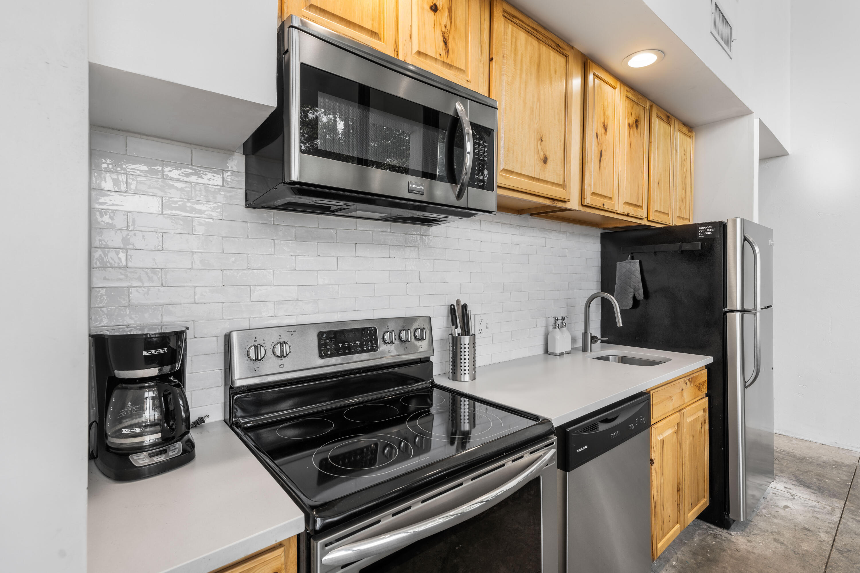 MAGNOLIA BEACH - Residential