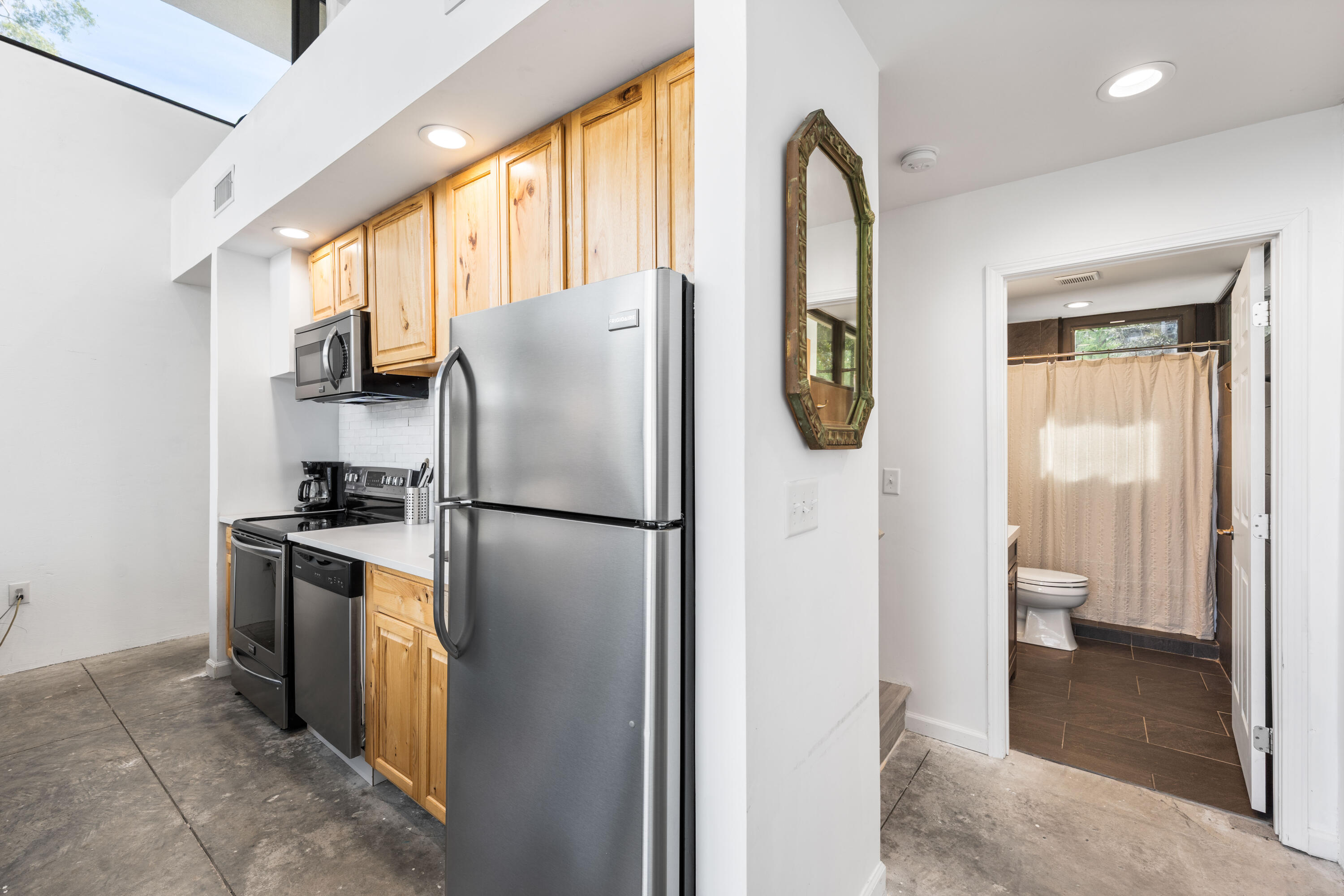 MAGNOLIA BEACH - Residential