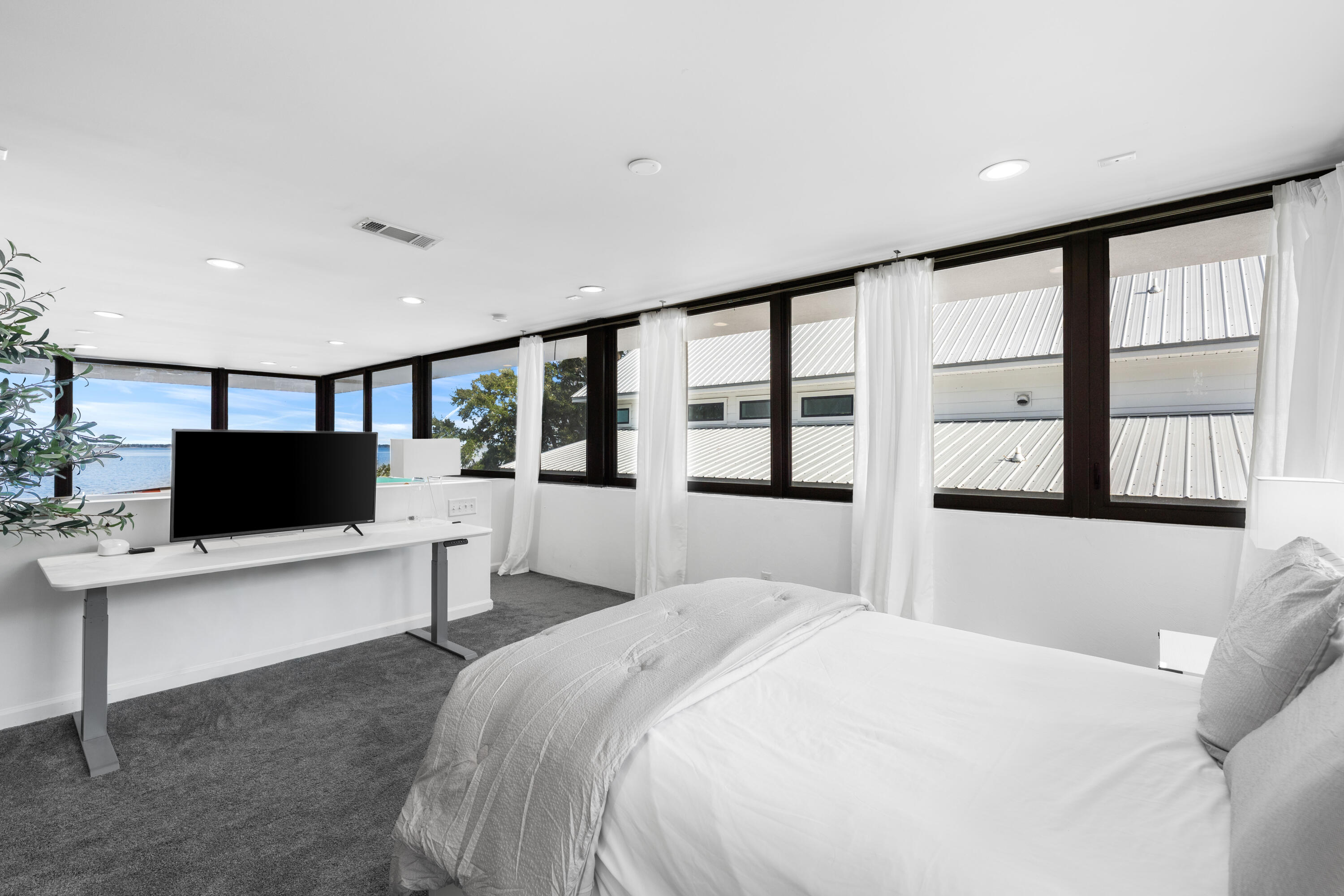 MAGNOLIA BEACH - Residential