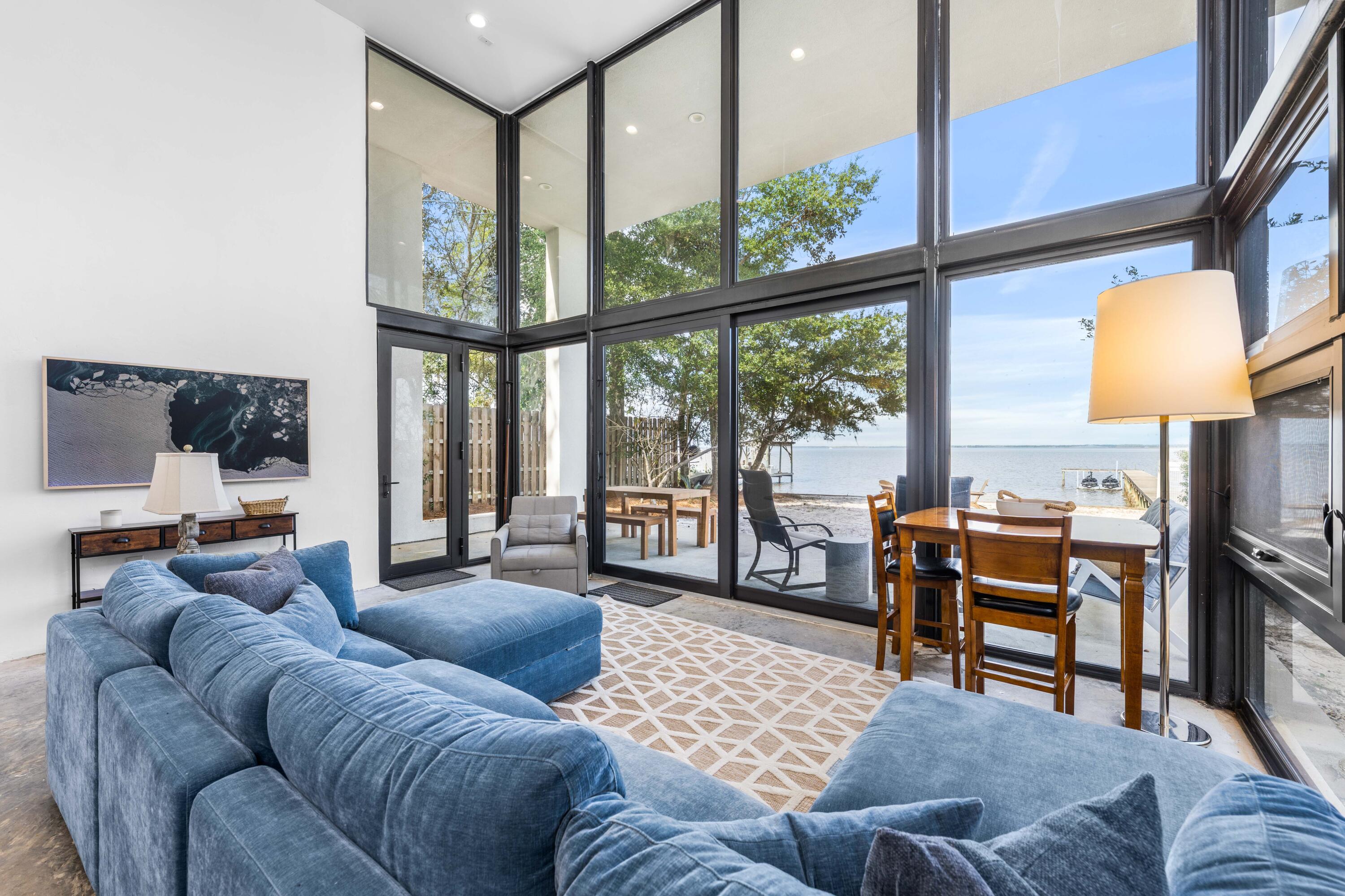 MAGNOLIA BEACH - Residential