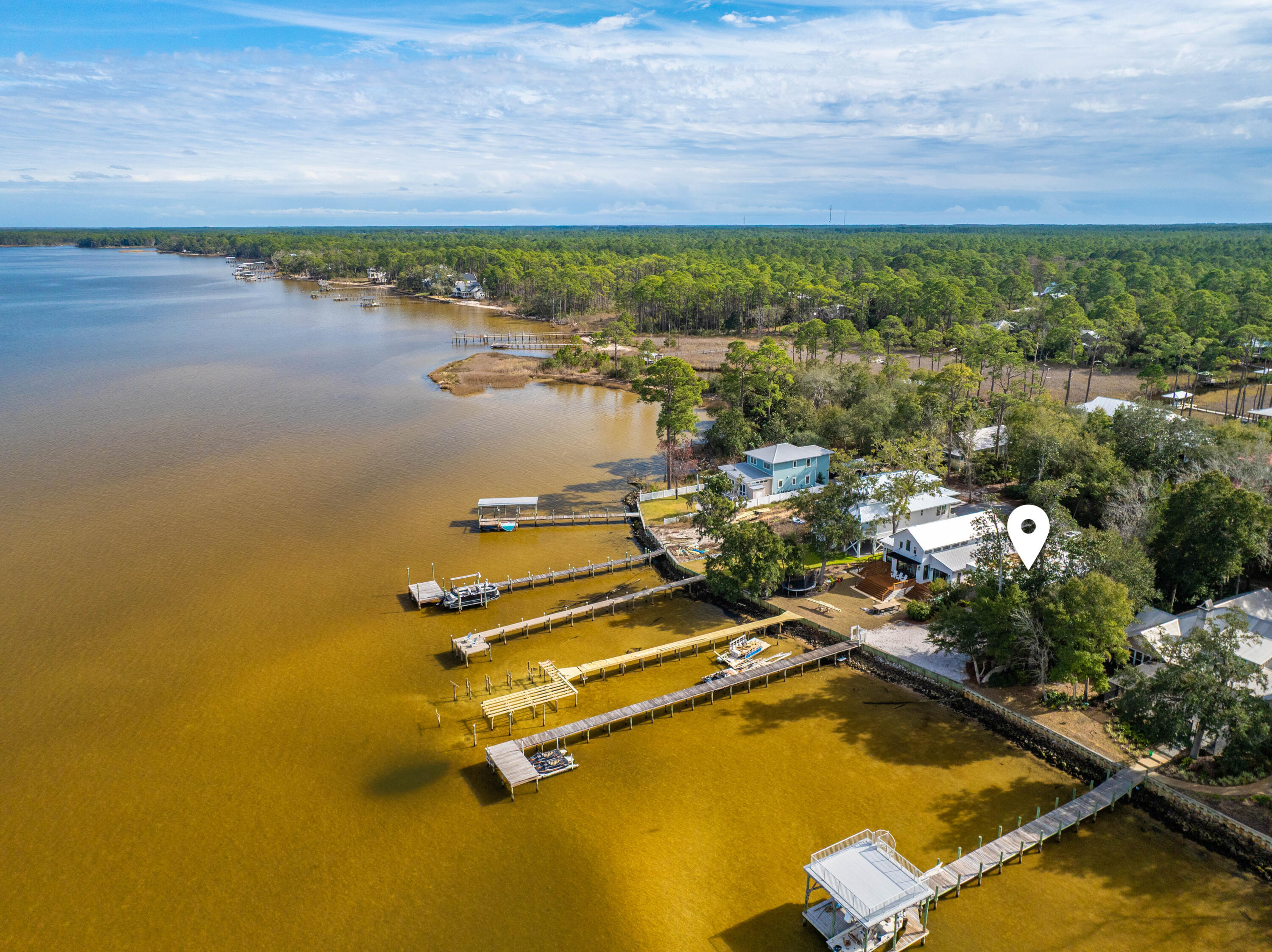 MAGNOLIA BEACH - Residential