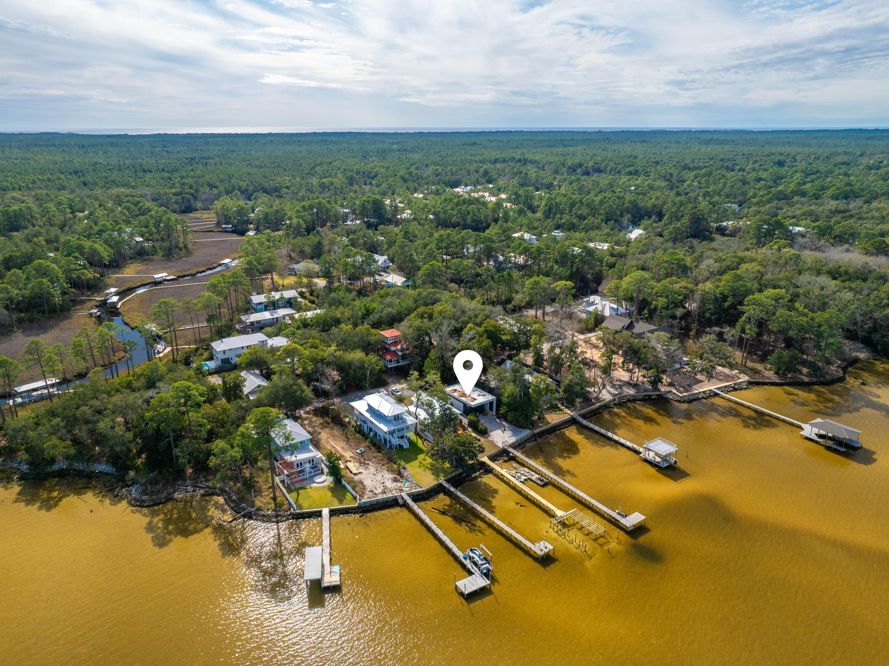 MAGNOLIA BEACH - Residential