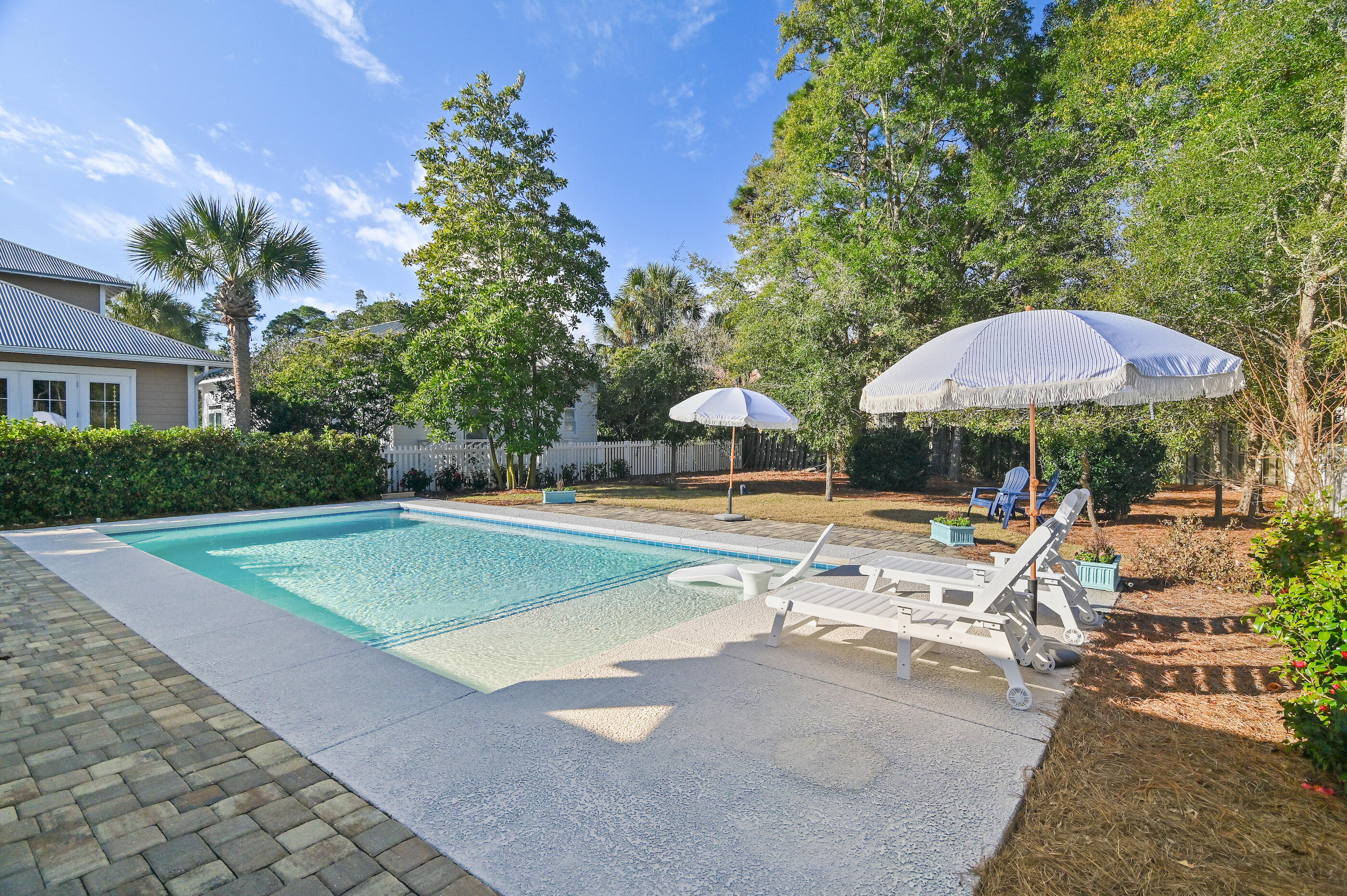 CRYSTAL LAKE  I - Residential