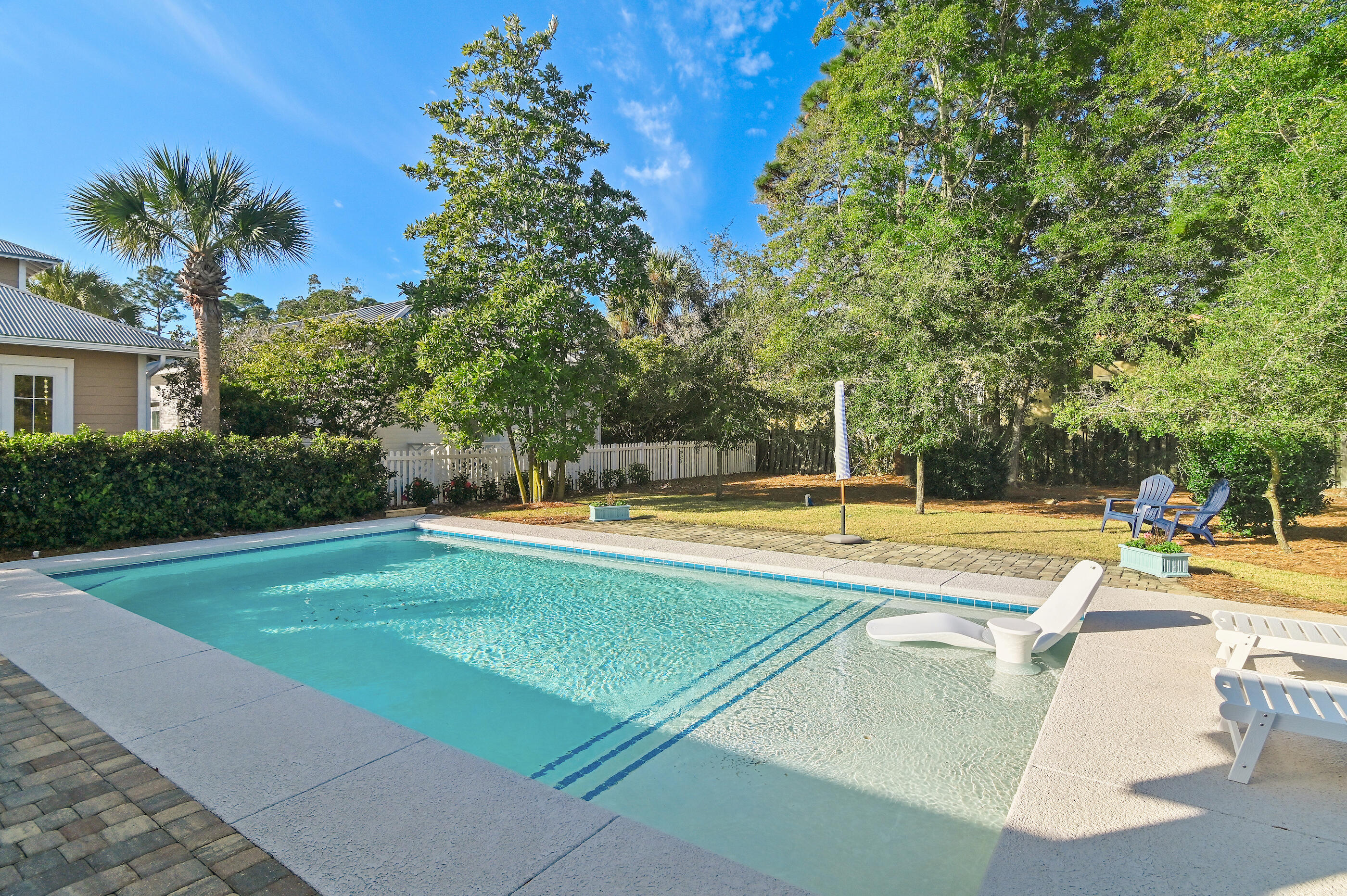 CRYSTAL LAKE  I - Residential