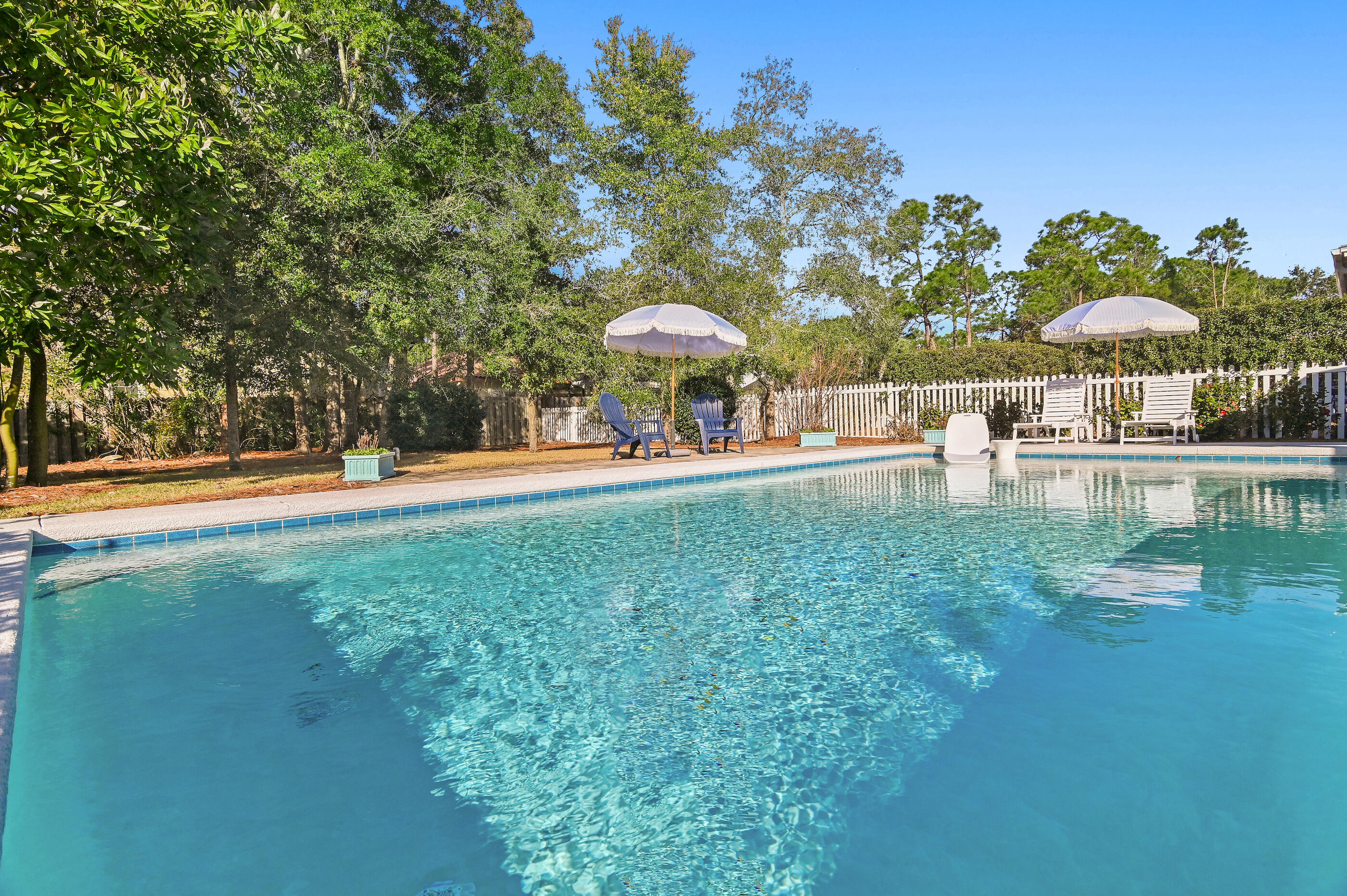 CRYSTAL LAKE  I - Residential