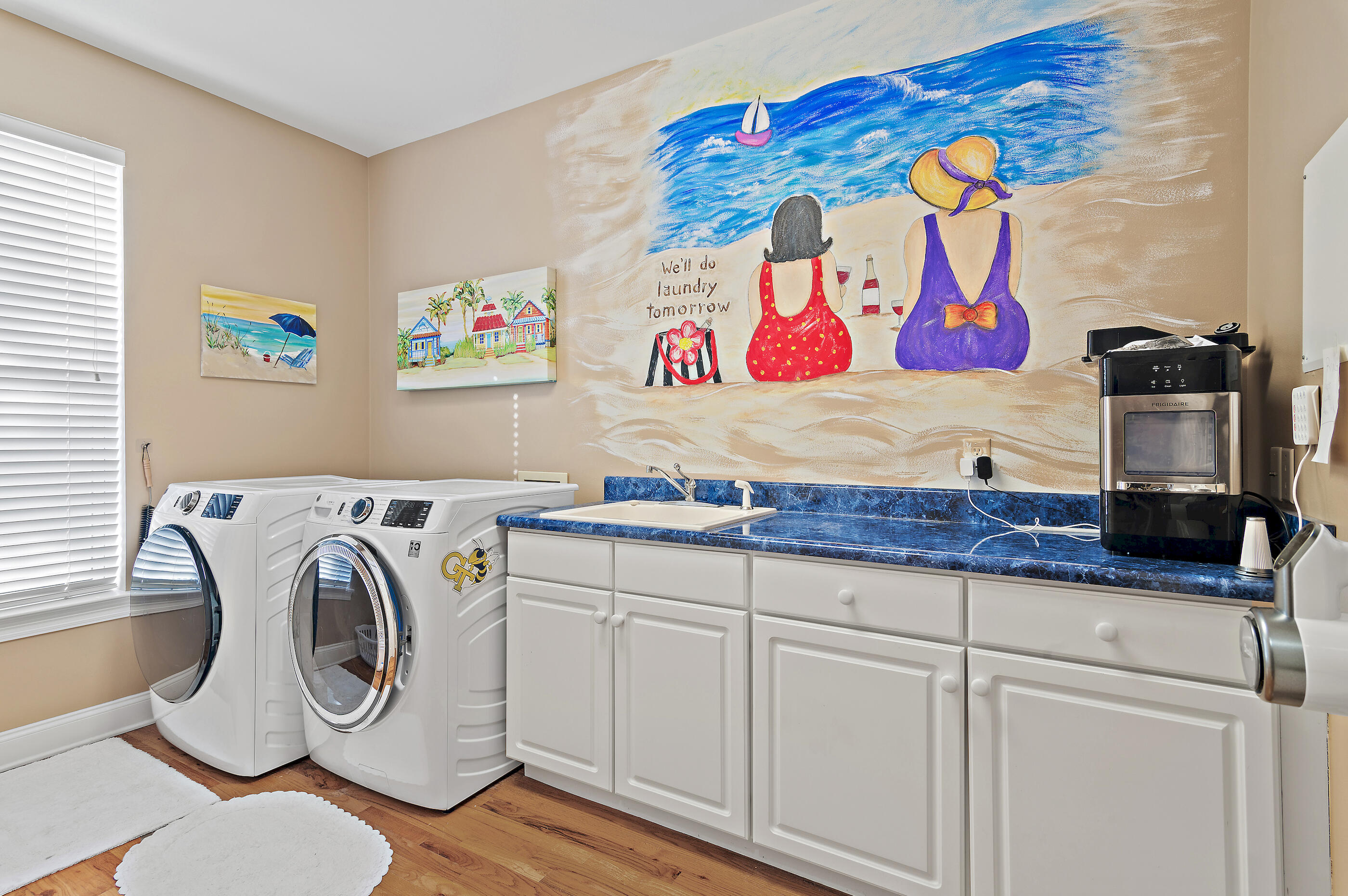 CRYSTAL LAKE  I - Residential