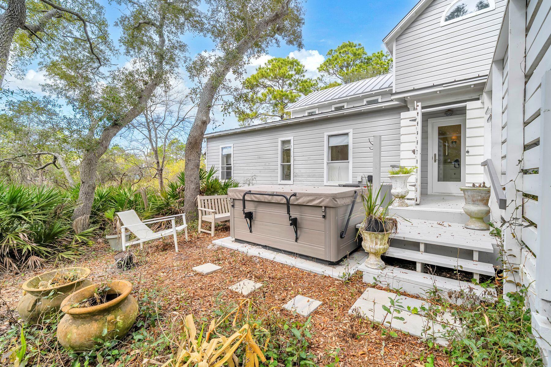 BLUE MOUNTAIN BEACH - Land