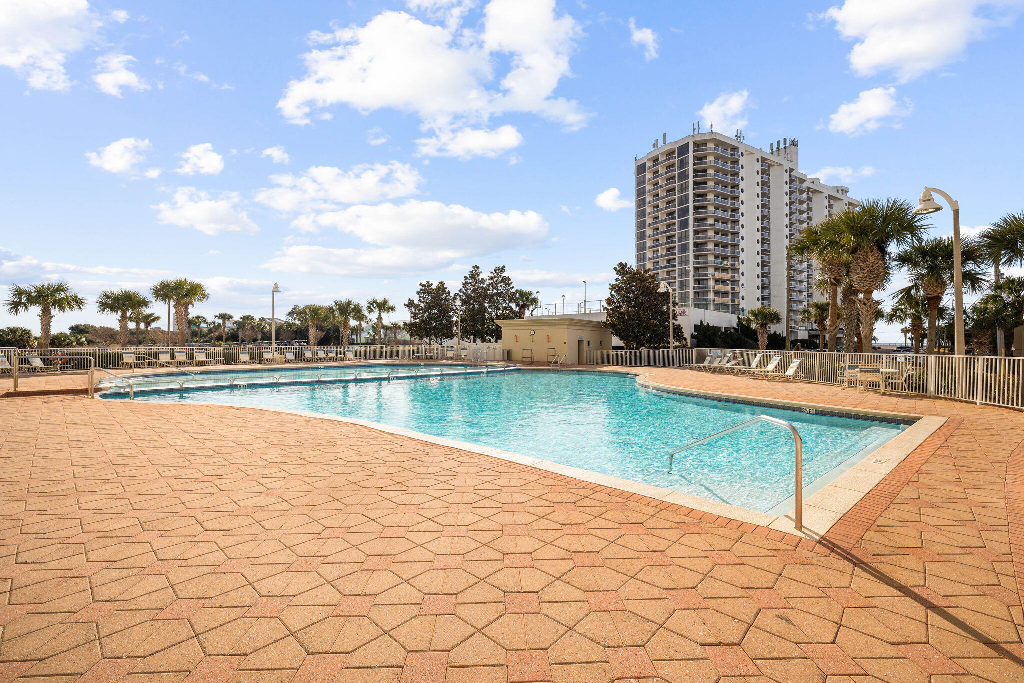 ARIEL DUNES - Residential