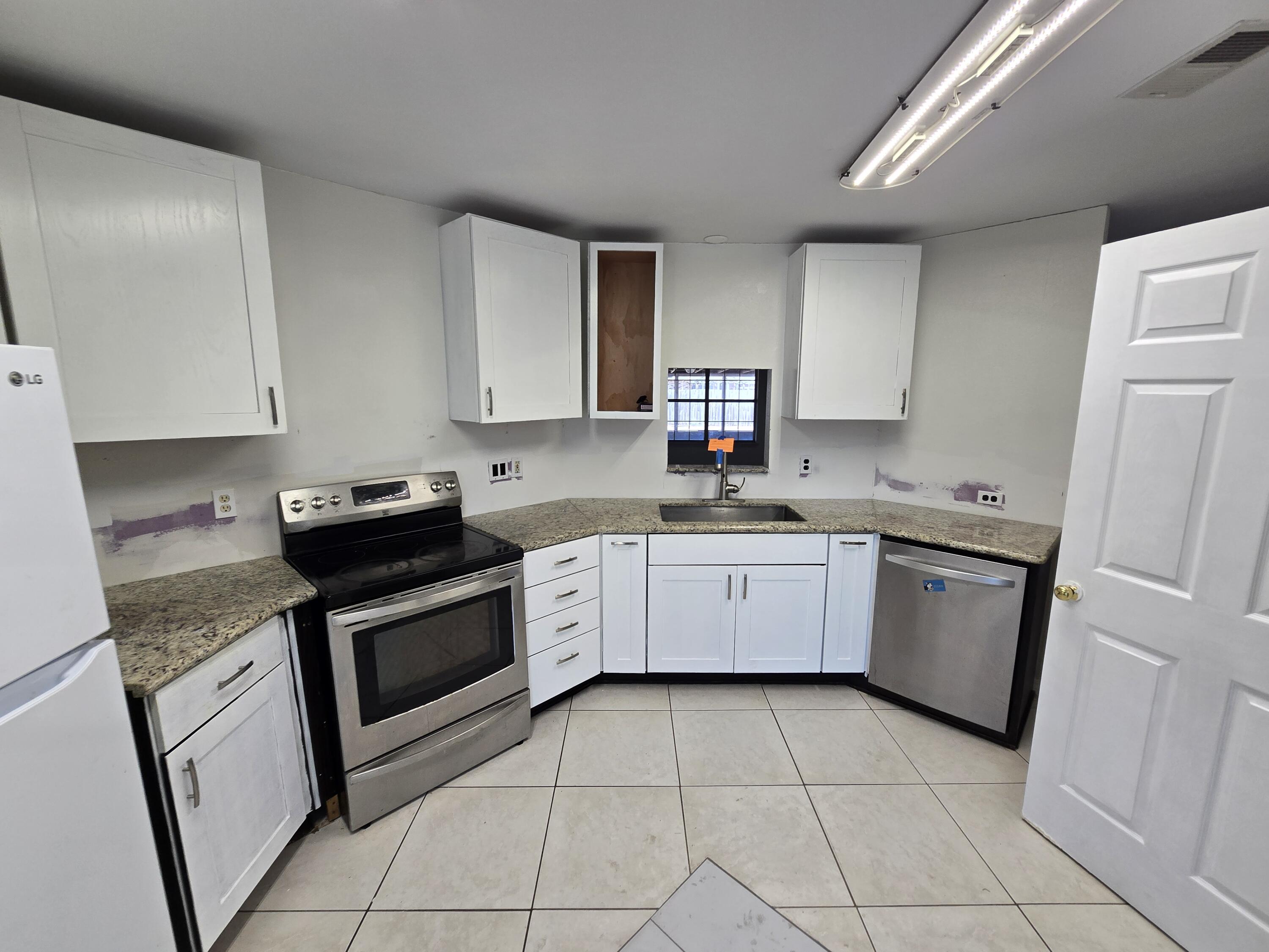 HAMPTON RIDGE ESTATES - Residential