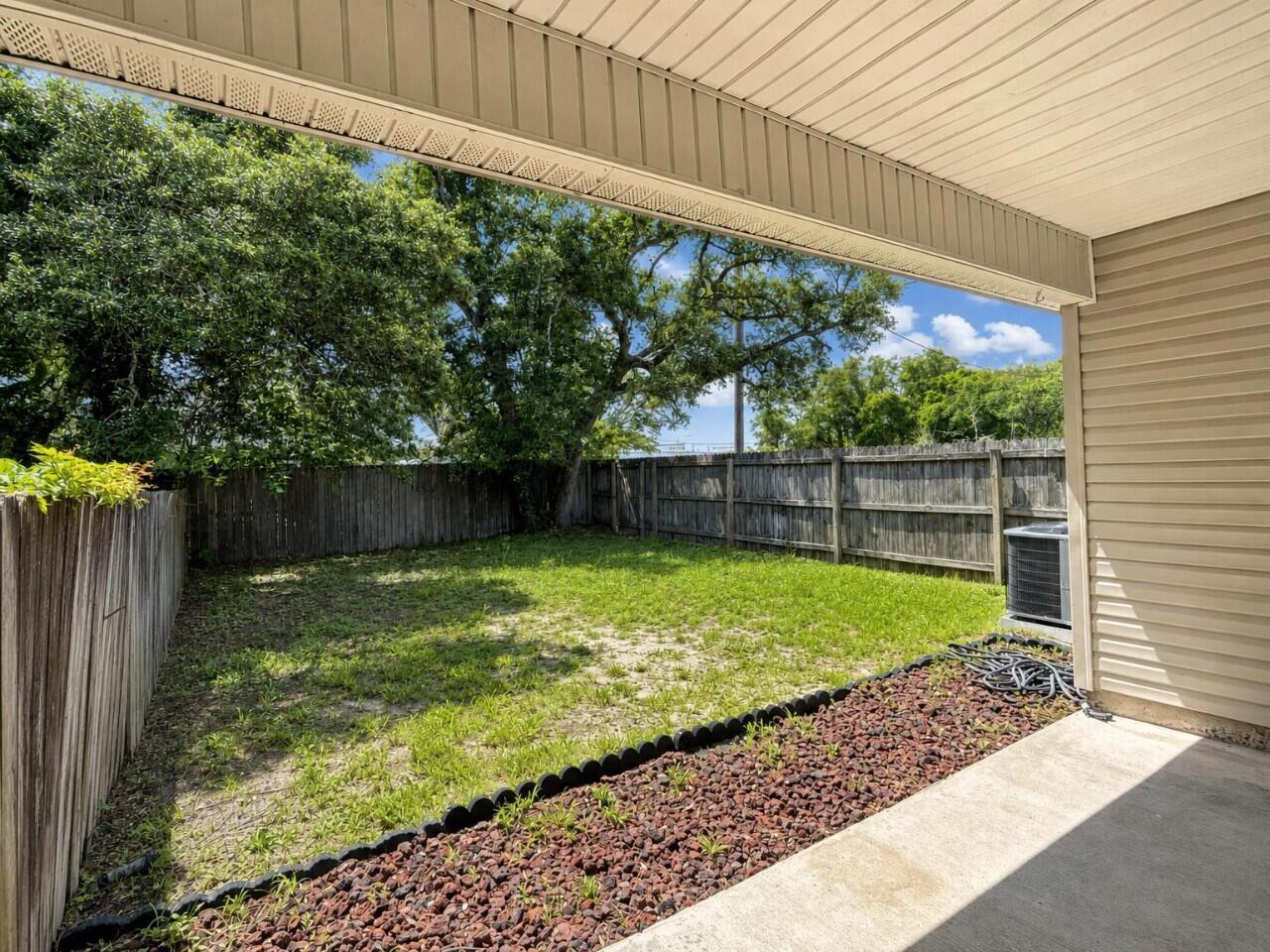 SHANYN TAYLOR OAKS - Residential Lease