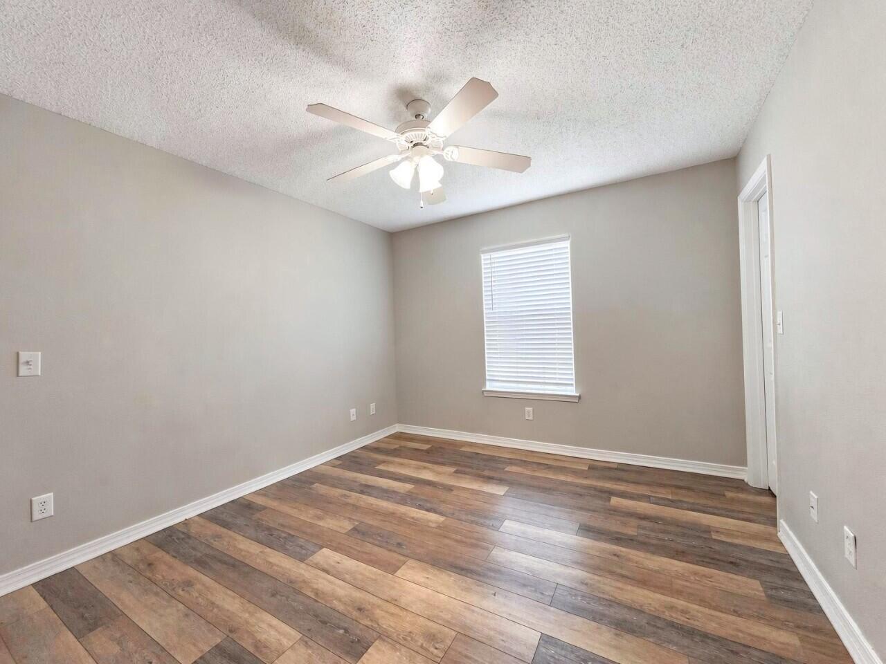 SHANYN TAYLOR OAKS - Residential Lease