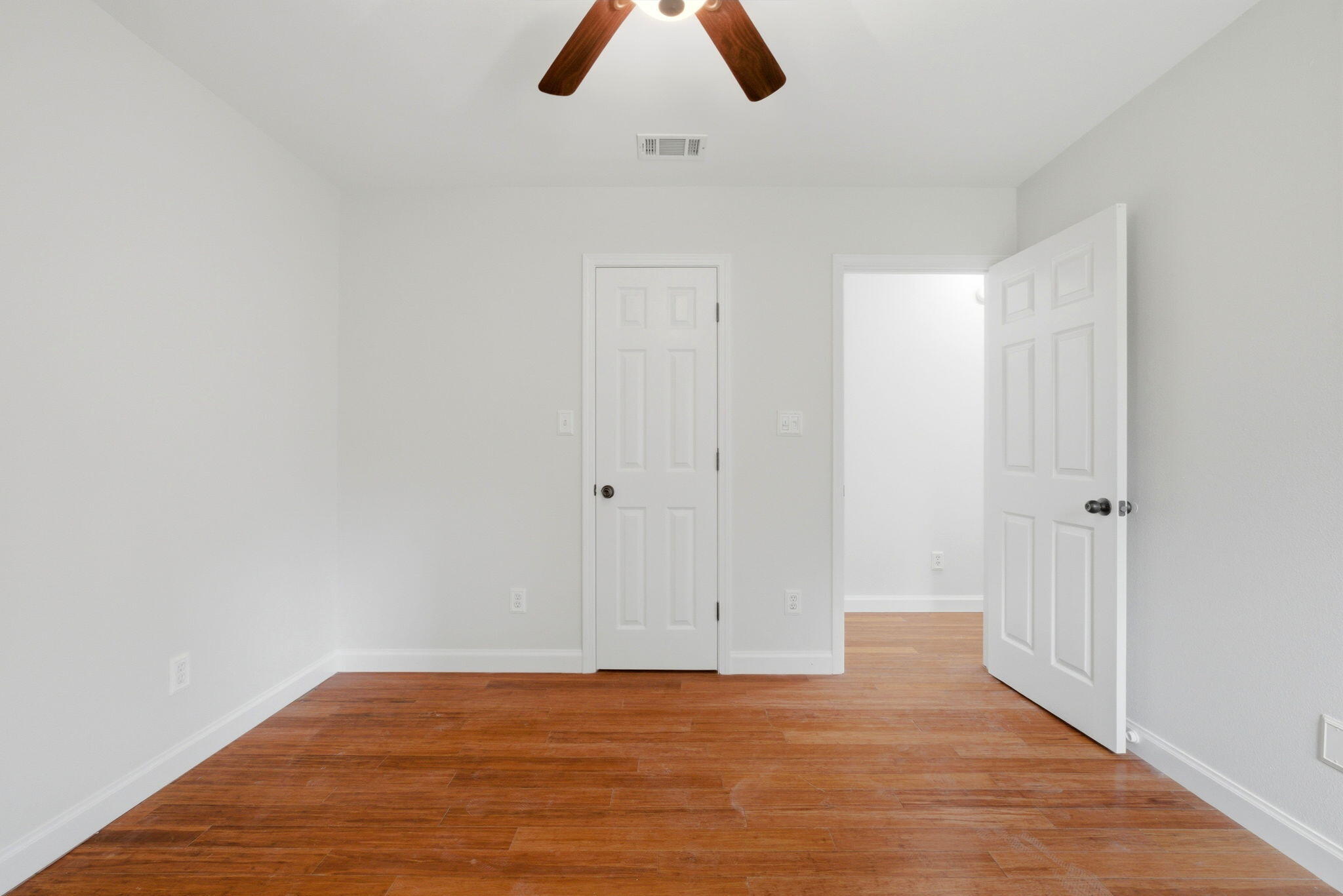 BISCAYNE POINTE - Residential