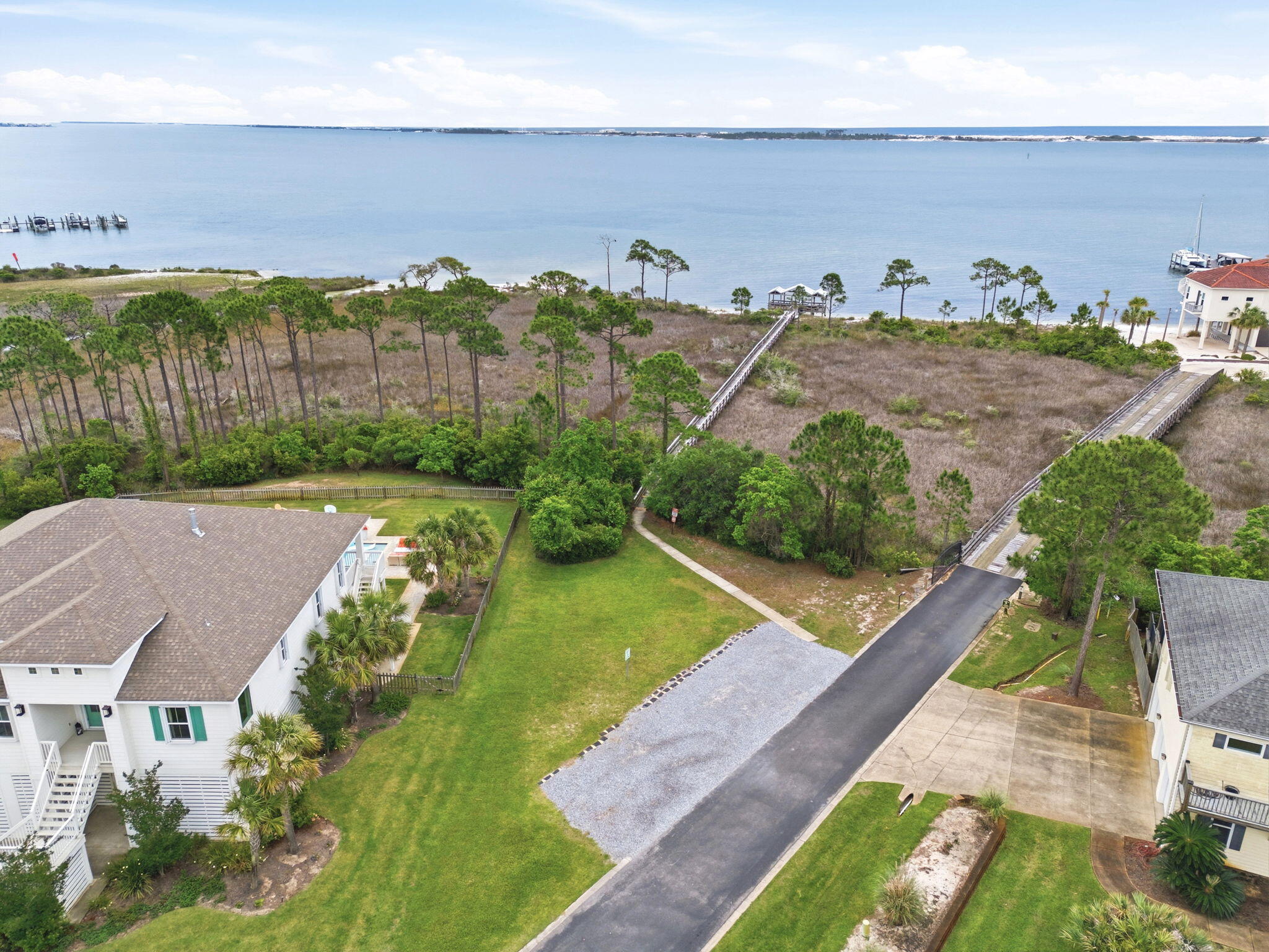 BISCAYNE POINTE - Residential