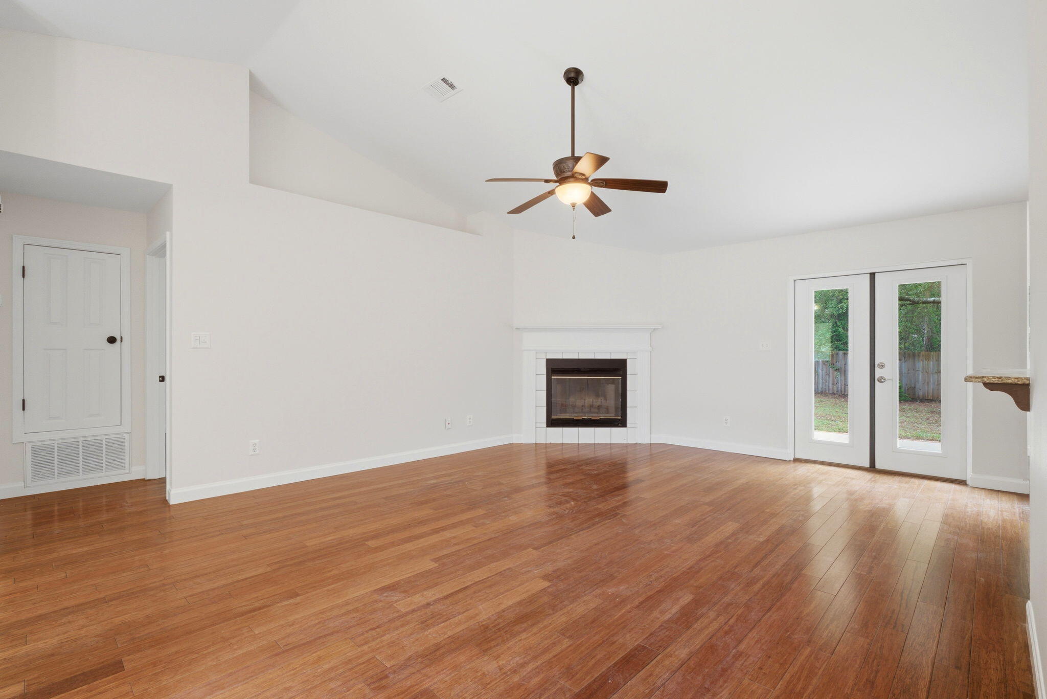 BISCAYNE POINTE - Residential
